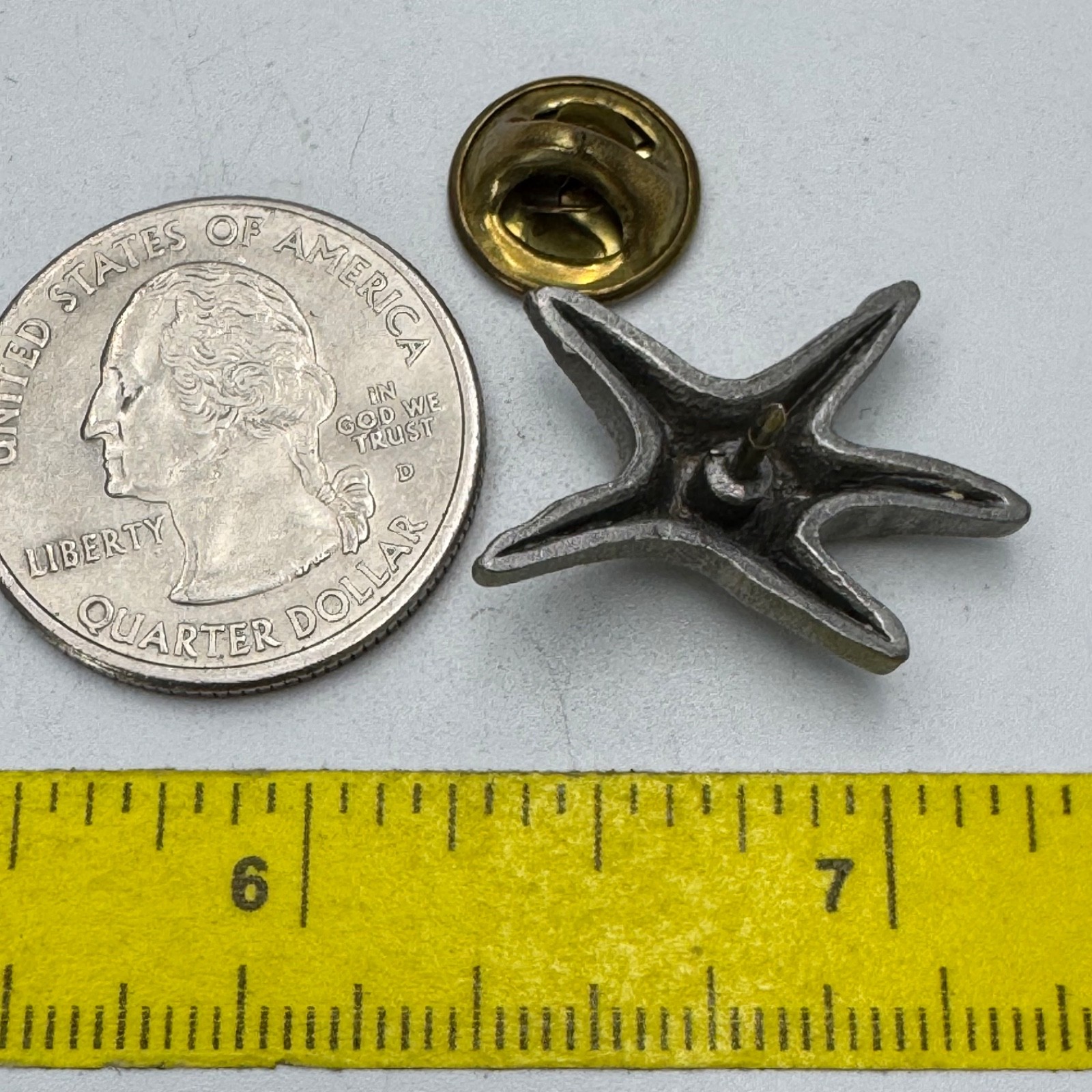 Vintage Pewter Starfish Sea Life Ocean Beach Textured Lapel Pin Tie Tack Silver