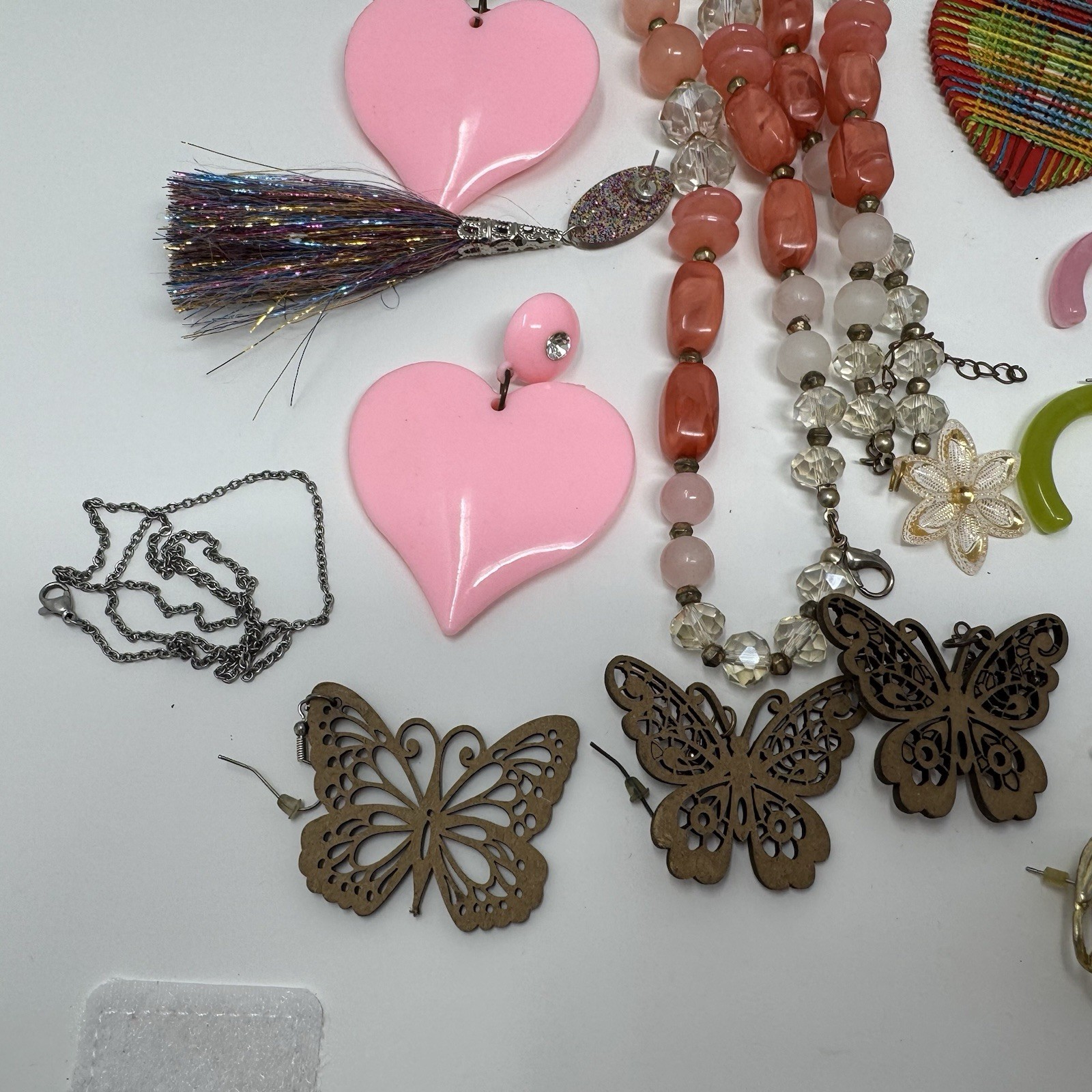 1 Lb Lot Mix of Single Earrings and Craft Junk Broken Jewelry Vintage Modern