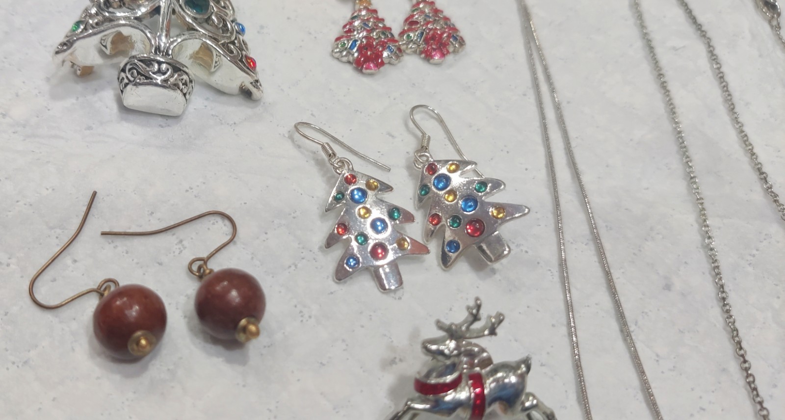Lot Of Estate Costume Jewelry + Freshwater Pearls, 17 Pcs