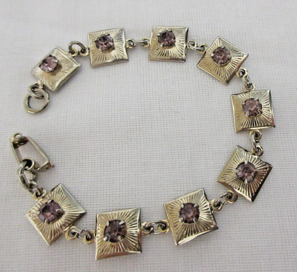 Vintage Gold Tone Light Purple Rhinestone Link Bracelet 6″ – No Metal Wear