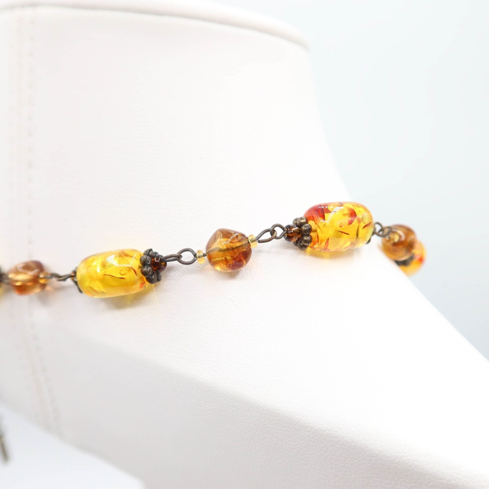 Faux Amber Bead & Antiqued Brass Choker Fashion Necklace 19″ Unsigned