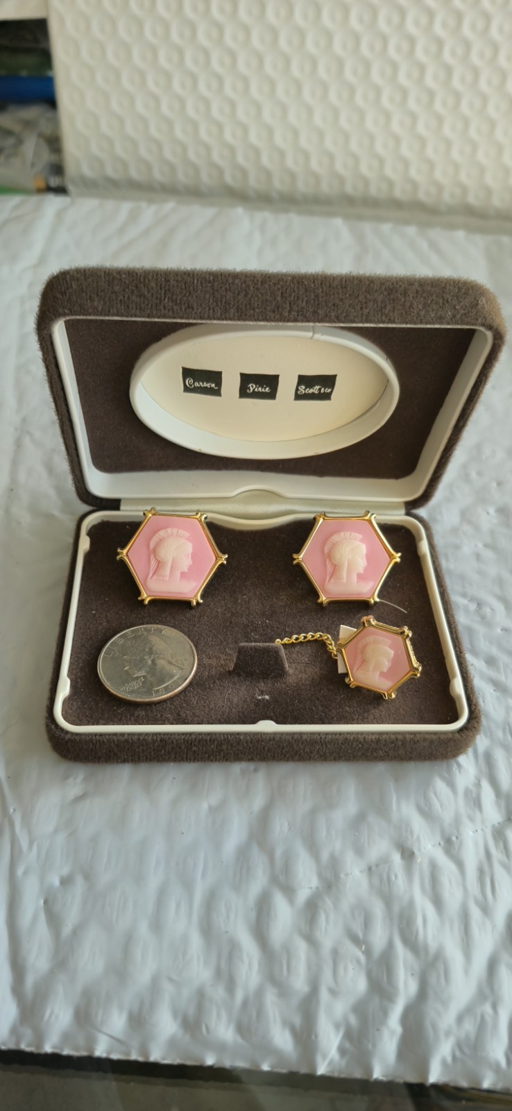VINTAGE Carson Pirie Scott Co. Cufflinks & Tie Tack Cameo Set. LOOK UNUSED! PINK