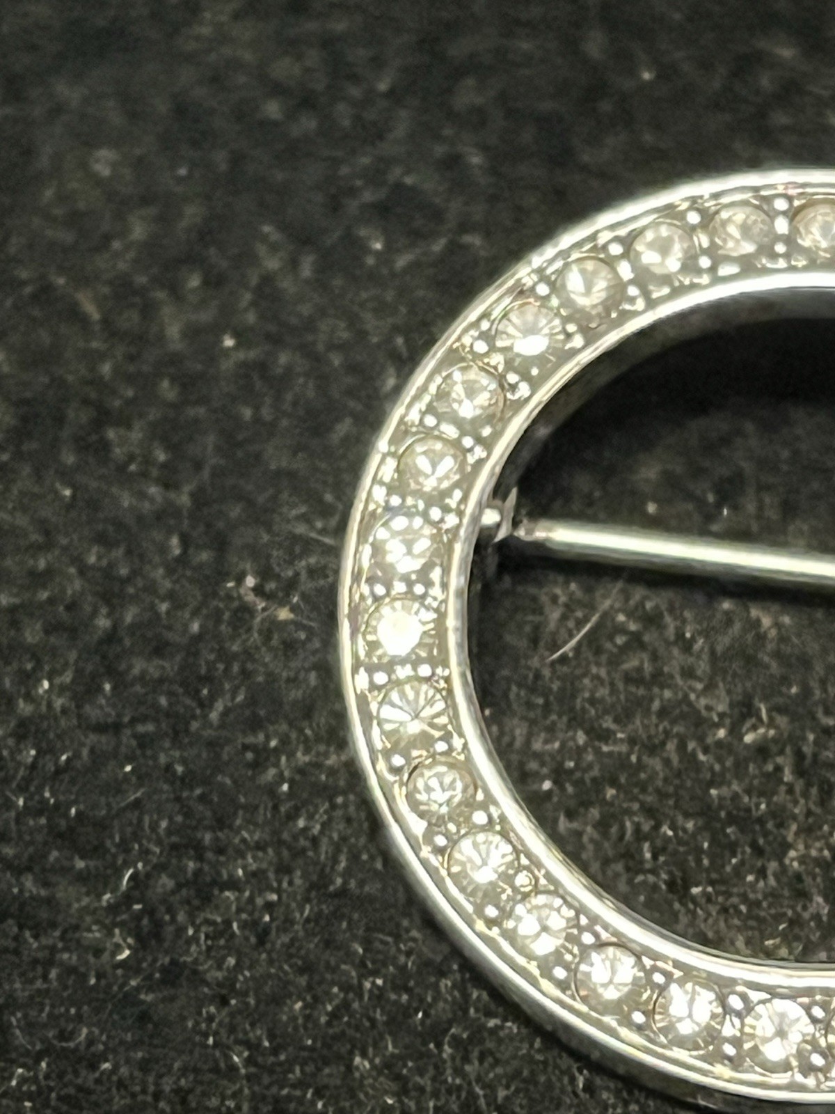 Swarovski Clear Crystal Rhinestone Circle Pin Brooch Swan SIGNED Silver Tone