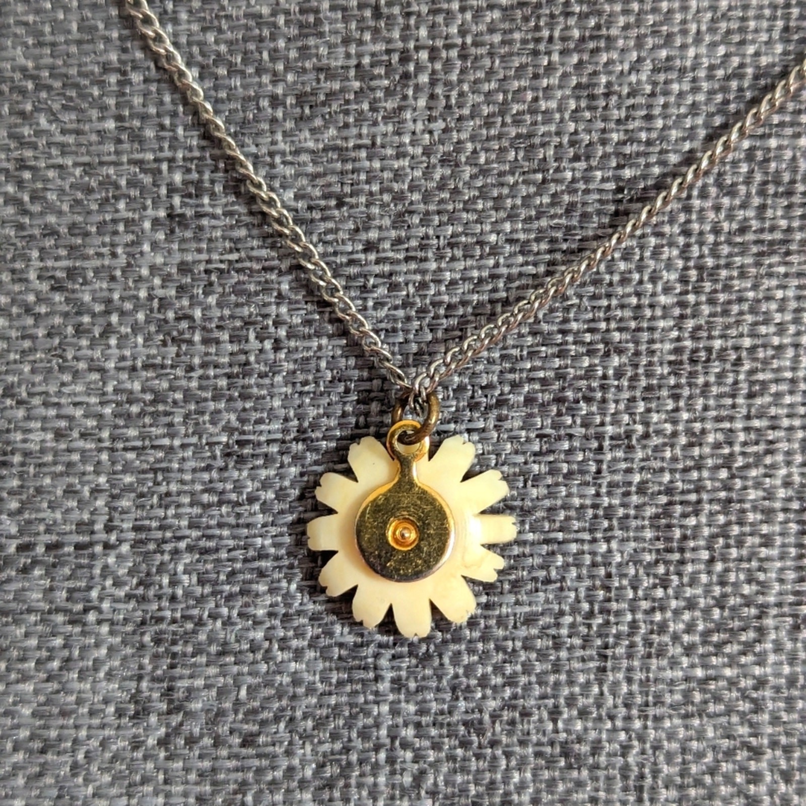 Vintage Carved Celluloid Cream Flower Daisy Dainty Delicate Pendant Necklace 16″