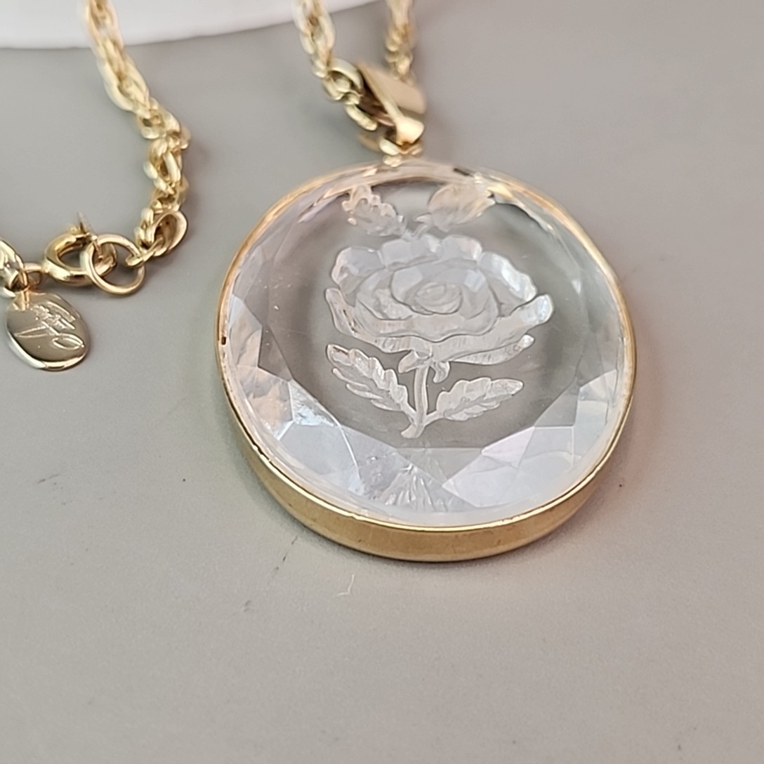 Vintage Intaglio Necklace Clear Lucite Flower Gold Tone Aubrey Creations 24″