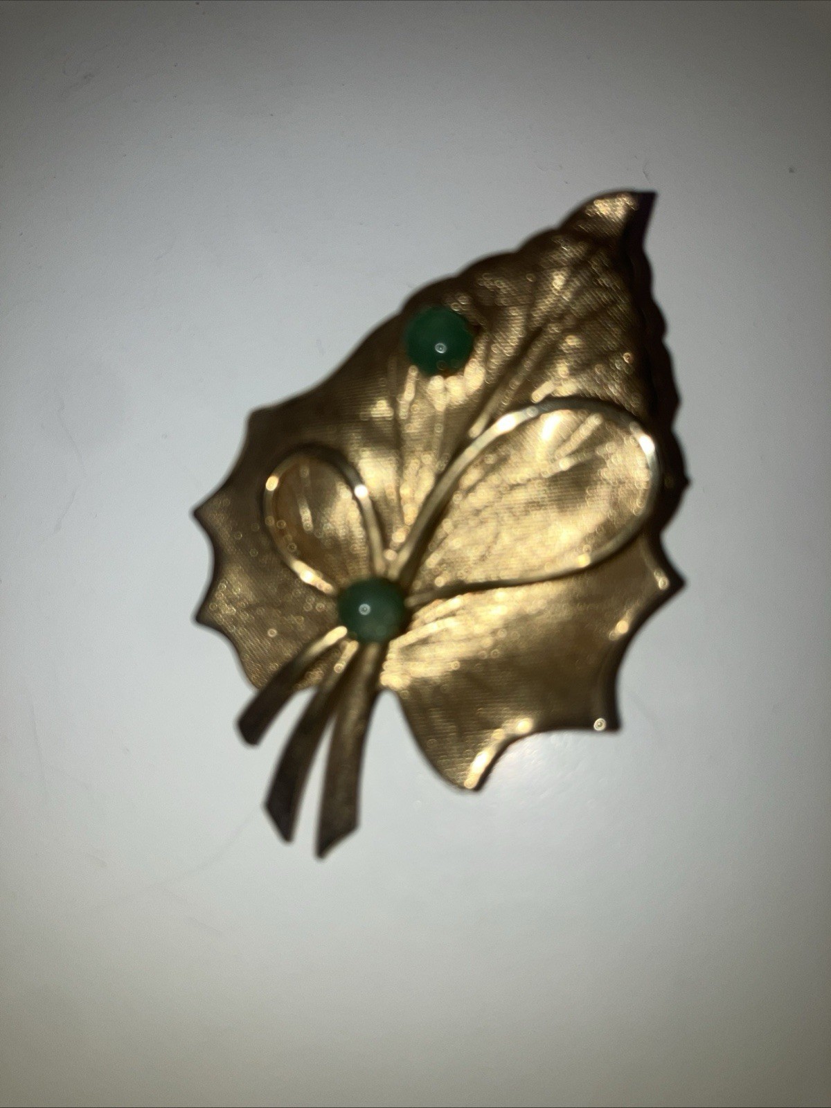 Vintage Gold Tone Green Beads Leaf And Bow Brooch Pin Small Emerald Green