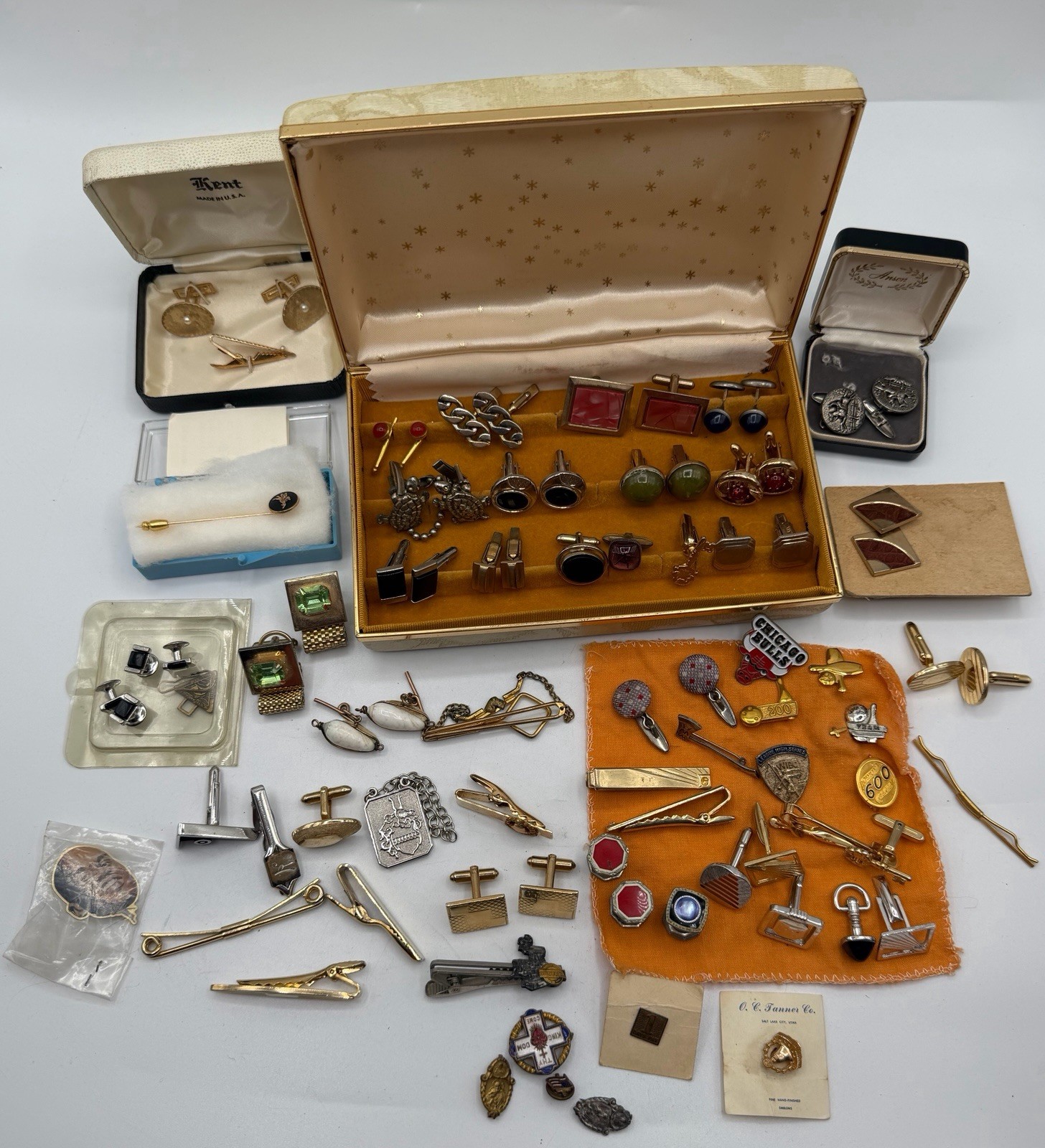 Large Vintage Men’s Jewelry & Accessories Lot