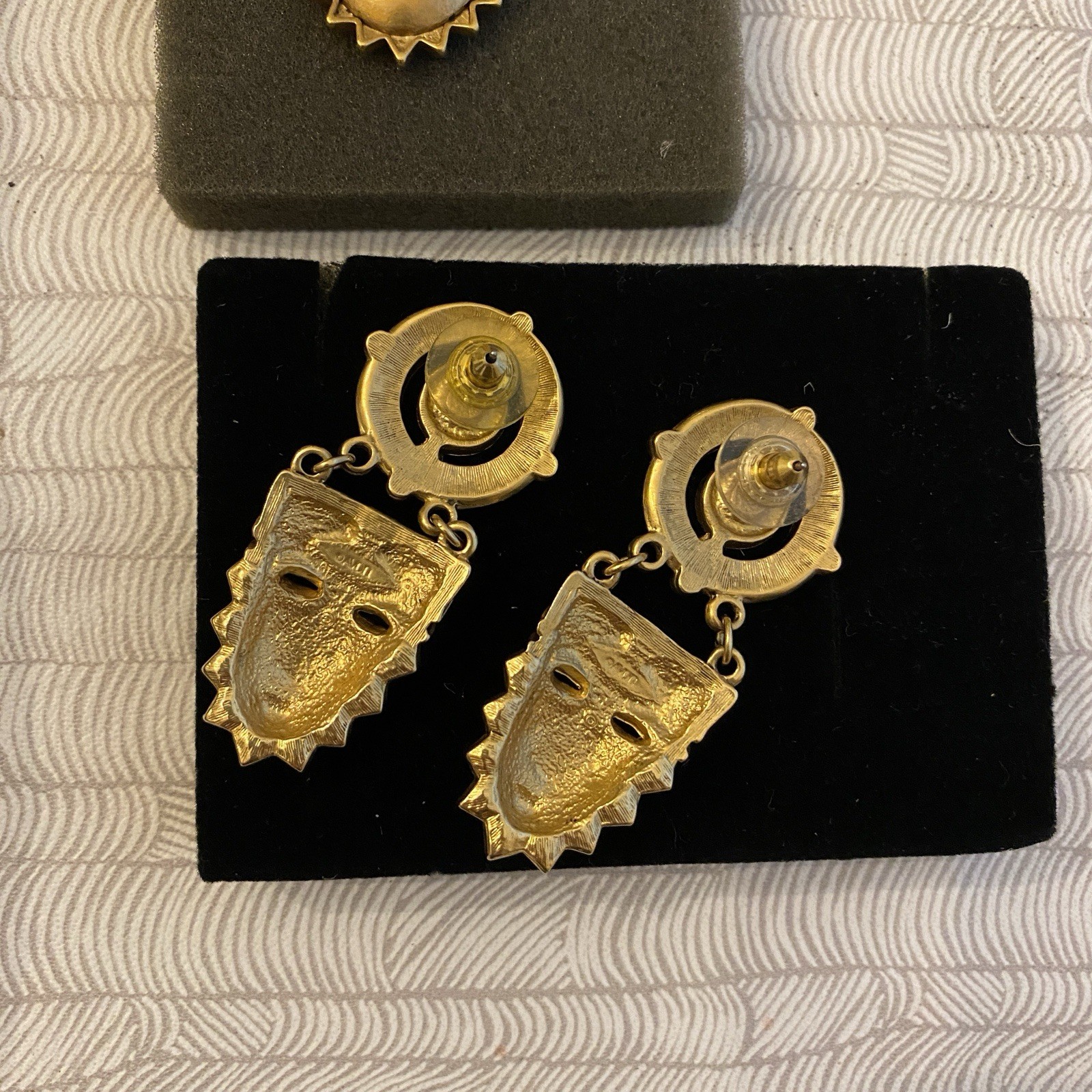 Coreen Simpson for Avon 1994 African Tribal Mask Brooch & Pierced Earring Set