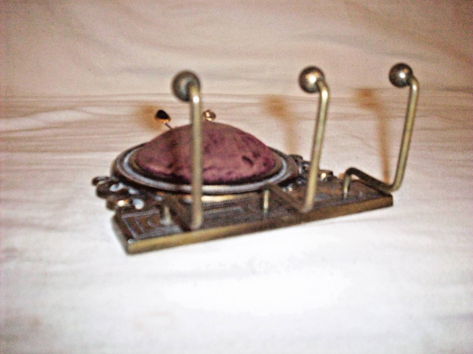 ANTIQUE CAST IRON VICTORIAN ? GENTLEMANS STICK PINS, BELT, GARDER, BOWTIE HOLDER
