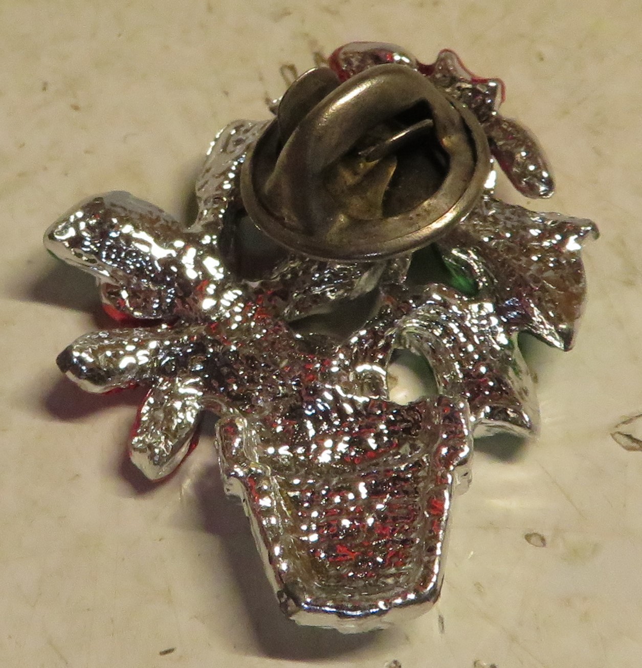 Vintage 1-1/4” Silver Tone Potted Poinsettia Plant Christmas Holiday Brooch Pin