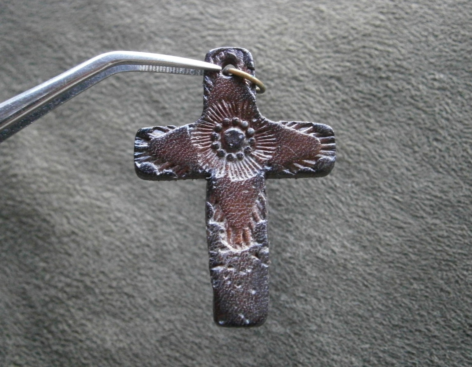 Poppy Flower Cross Military Vintage Lightweight Wood Bracelet Charm Pendant 1.6g