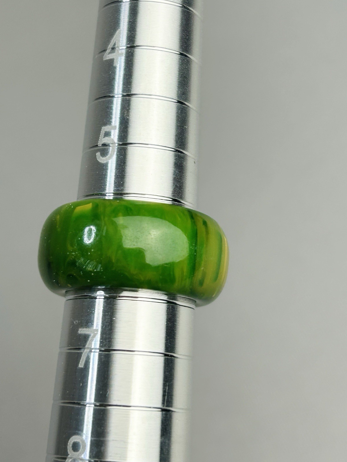 Bakelite Size 6.5 Vintage Green Marbled Chunky Ring