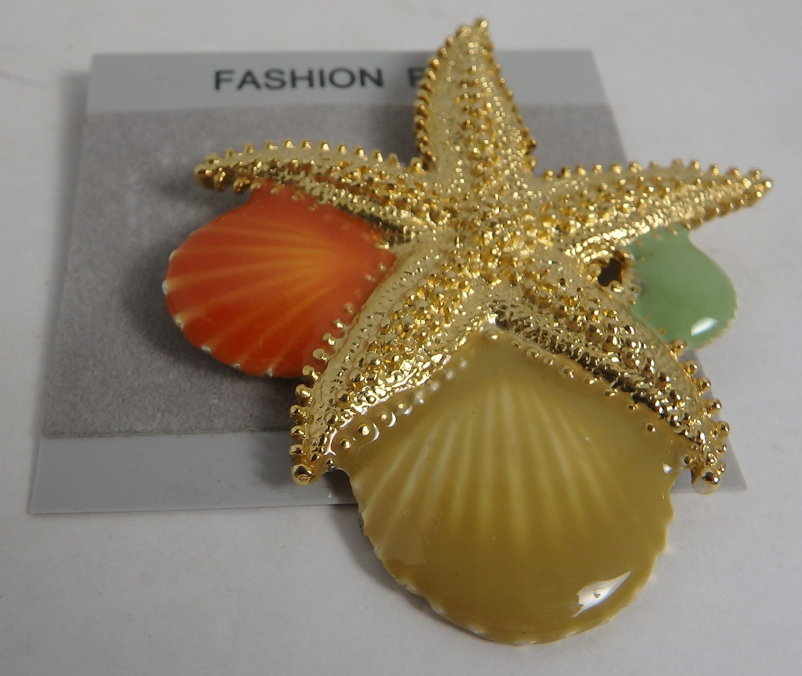 New vintage starfish shell brooch & Earrings Set Goldtone Scallop shells