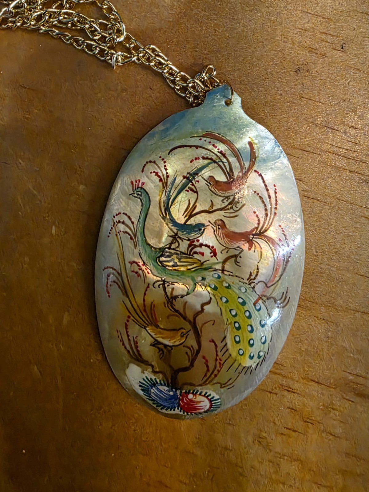 PERSIANANTIQUE BIRDS AND PAVO MINIATURE MOTHER OF PEARL PENDANT NECKLACE