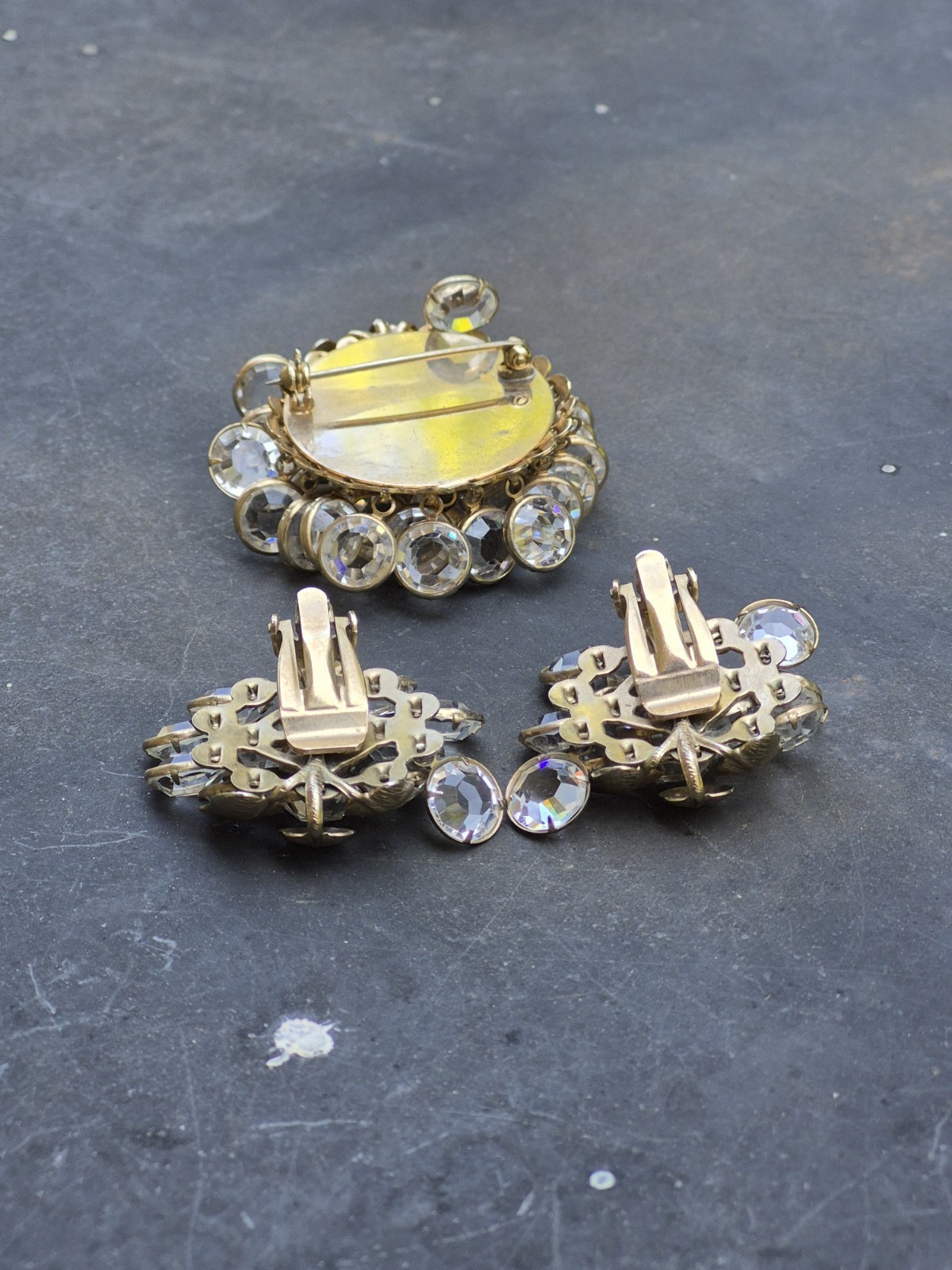 Vtg Estate Crystal Rhinestone Bezel Bedazzle Cluster Brooch Earrings Clip-On Set