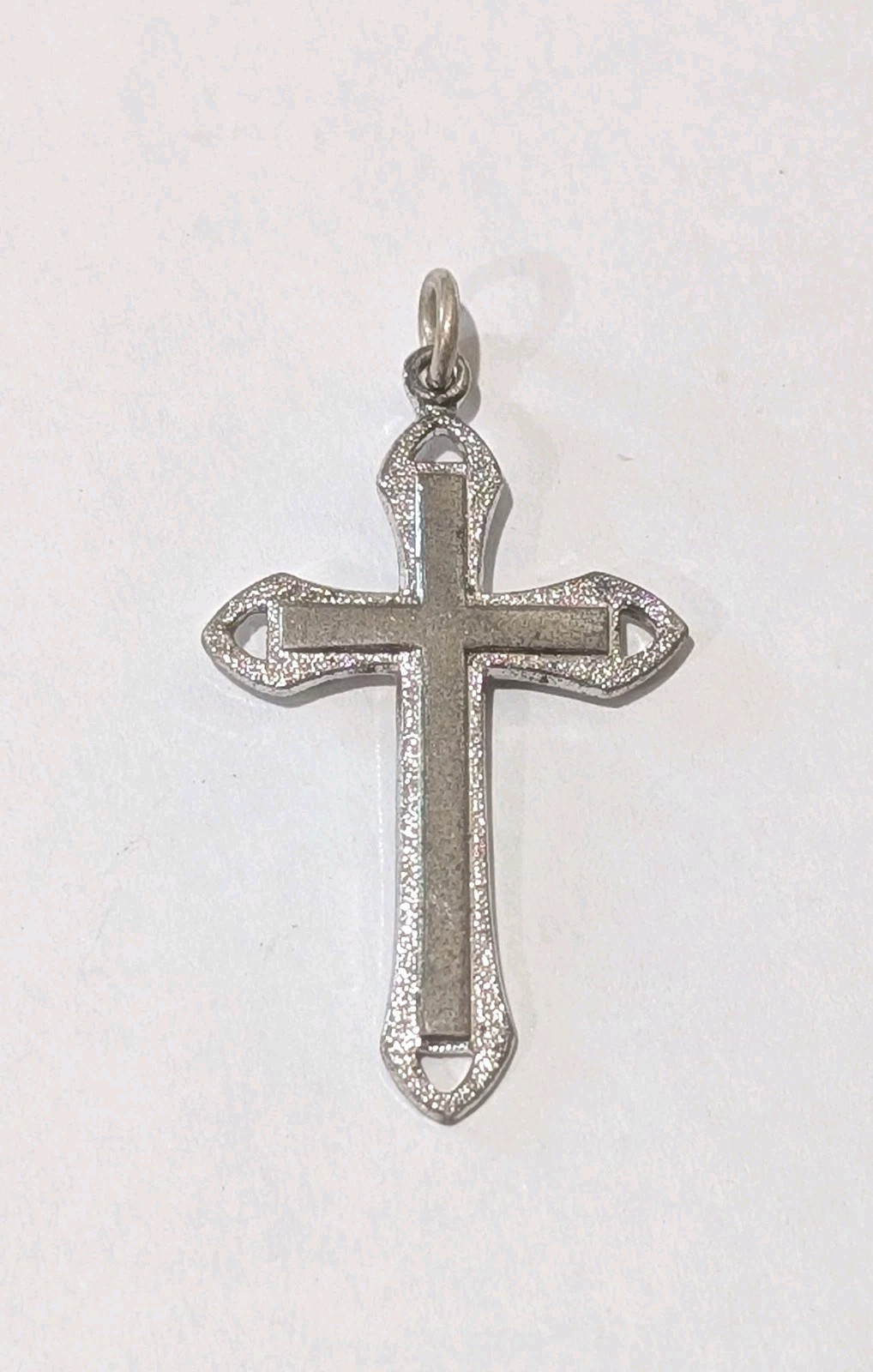 THEDA Sterling Silver 925 Vintage 1.5″ Textured Cross Pendant 3.6 Grams