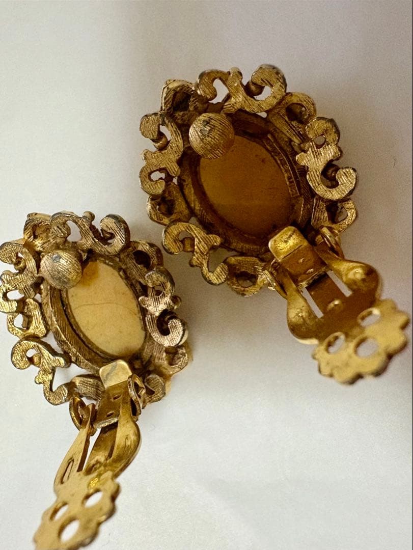 Vintage Gold Design Cameo Earrings For Men And Women
