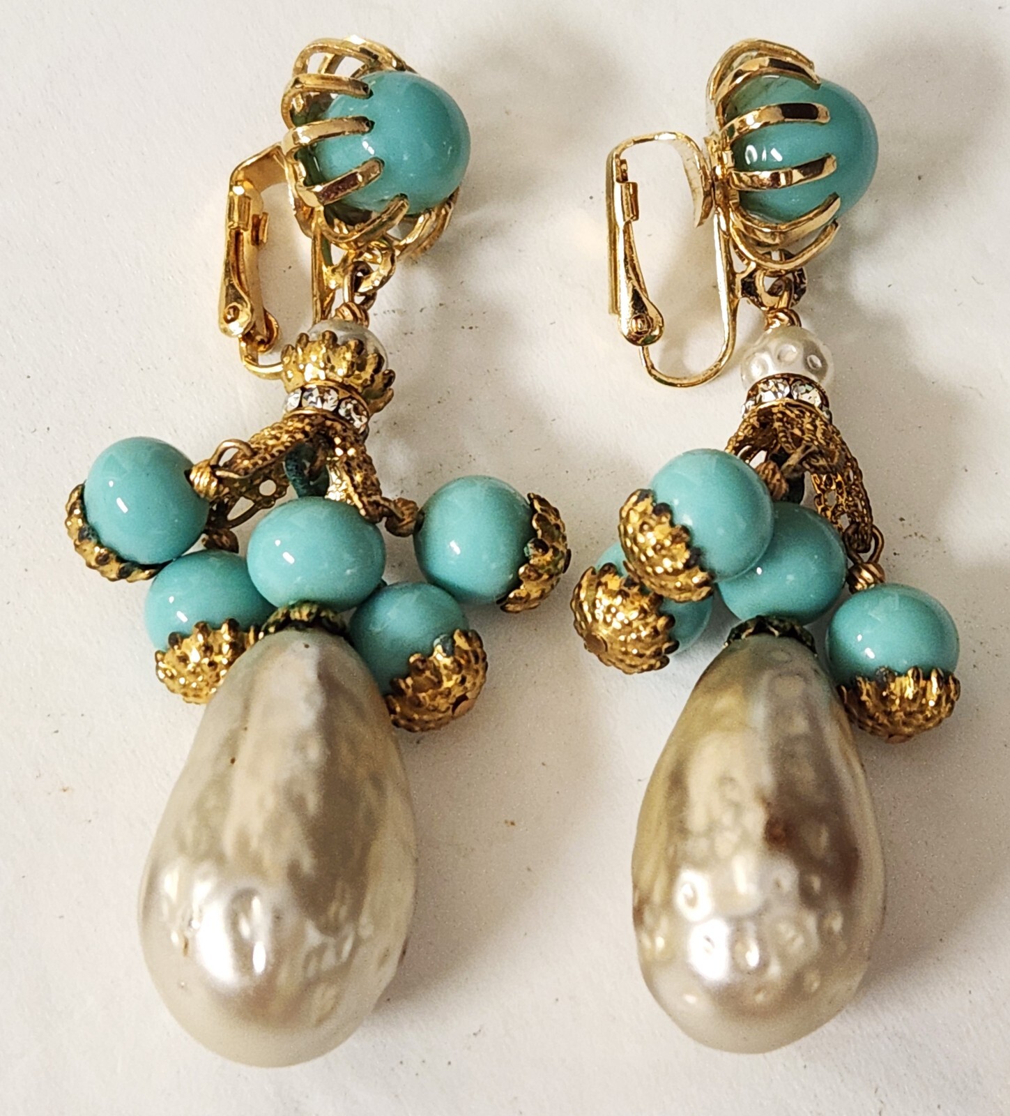Vintage Kramer New York Turquoise Bead Faux Baroque Pearl Clip Earrings 2.5″