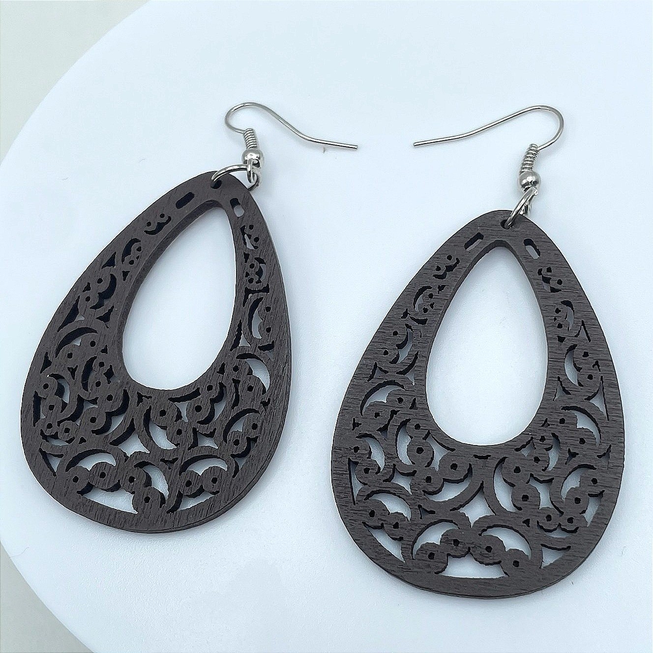 Vintage 90s Brown Wood Filigree Teardrop Dangle Earrings Boho Hippie Fashion Y2K