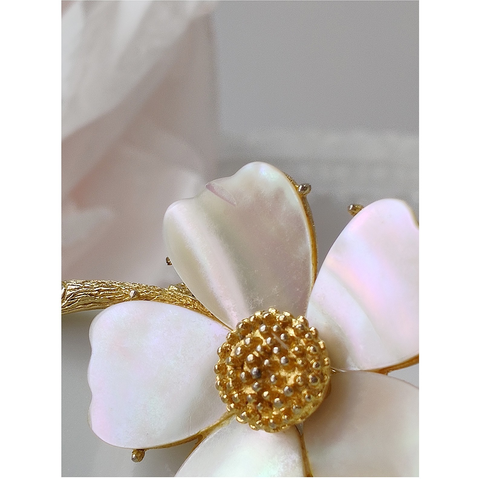 Vintage MOP Flower Set Pin Clip Earrings + Pendant Hook Converters Pearly MANDLE