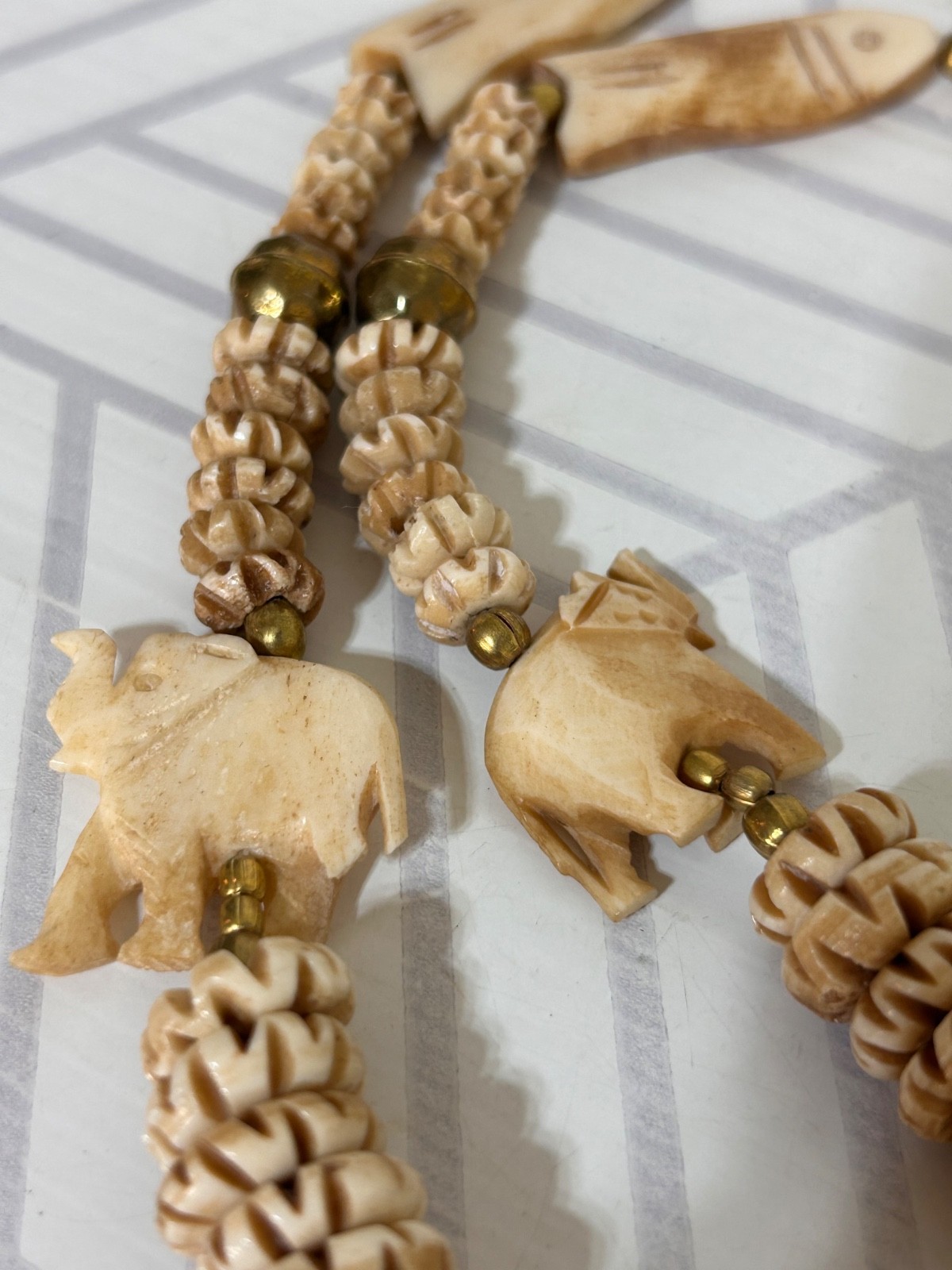 NWT Archana Hand made Vintage Chunky Elephants African Tribal Resin Necklace