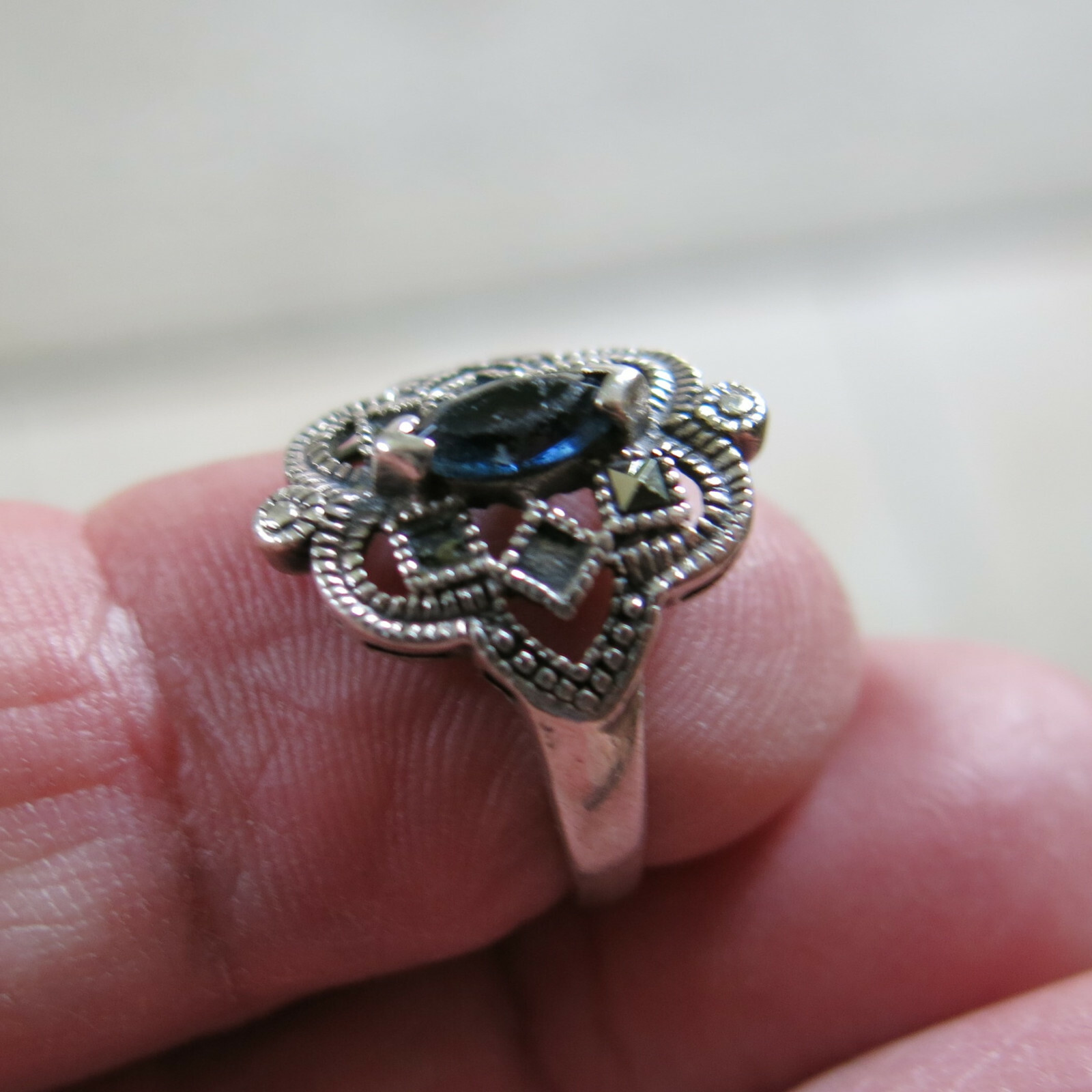 Sterling Silver Ring Blue CZ & Marcasite 2.7g Size 7 [6075]