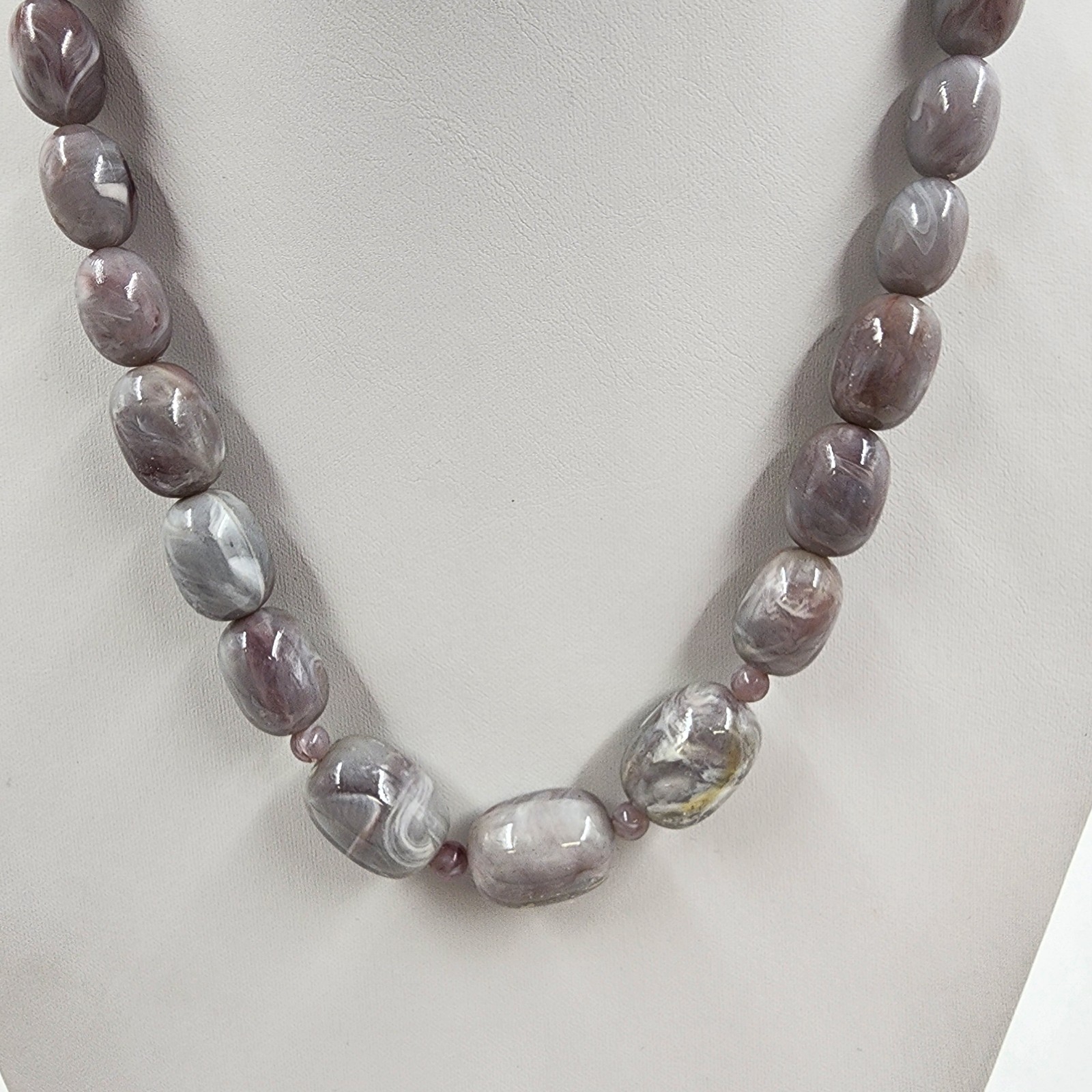 Gray Lavender Polish Marbled Agate Faux Pearl Beads Statement Necklace 12″ Drop