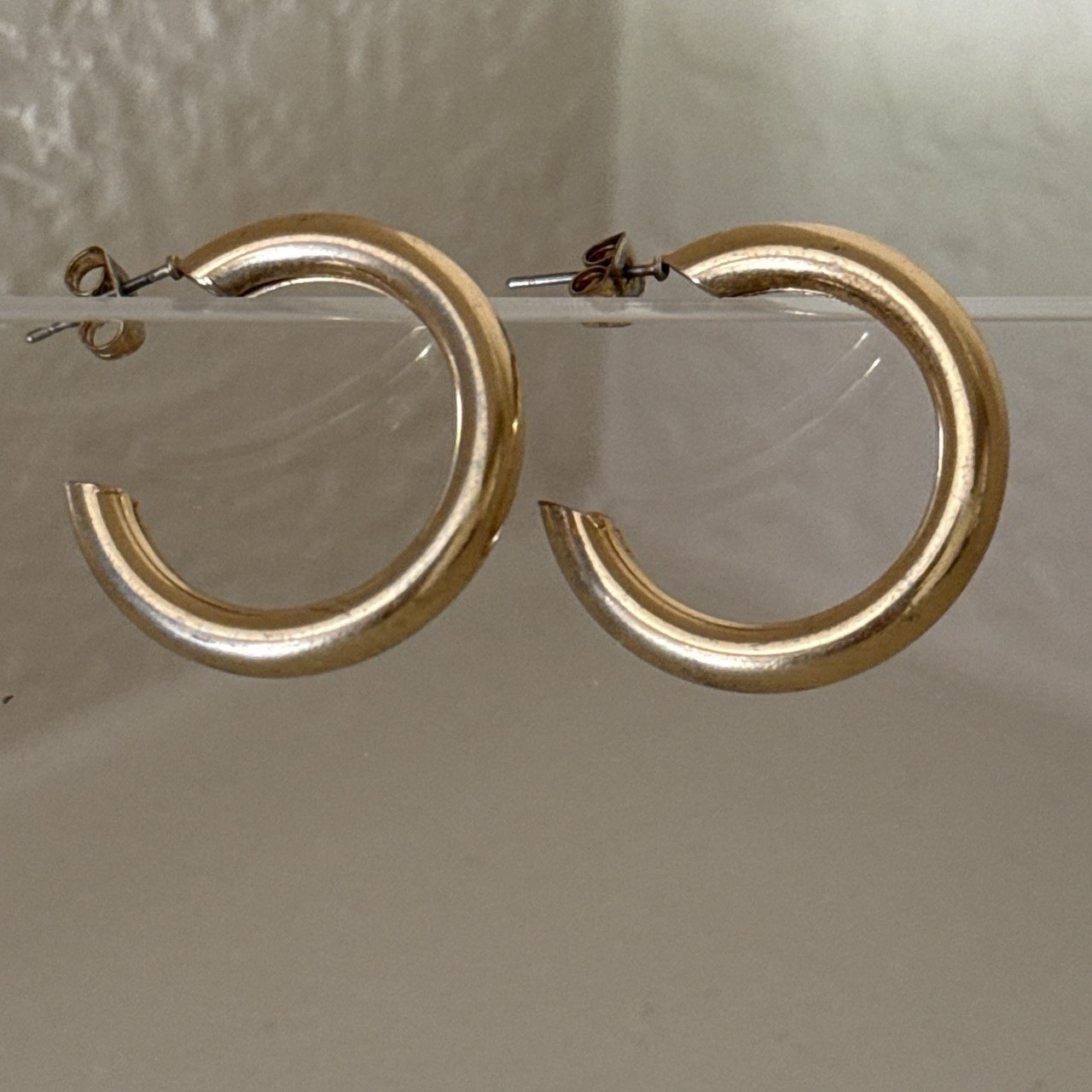Vintage Tube Hoop Earrings Gold Tone Pierced Ears Lightweight Classic Style 1”