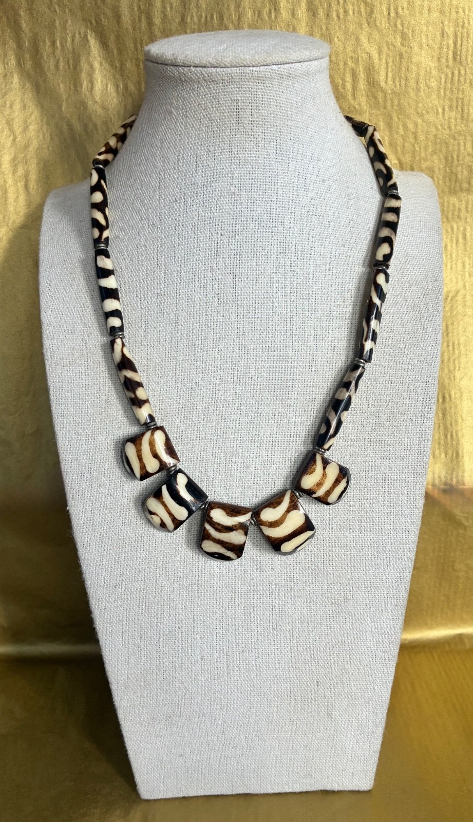 Vintage 1960s Brown & Cream African Batik Bone Beaded Necklace Tribal Ethnic 17″