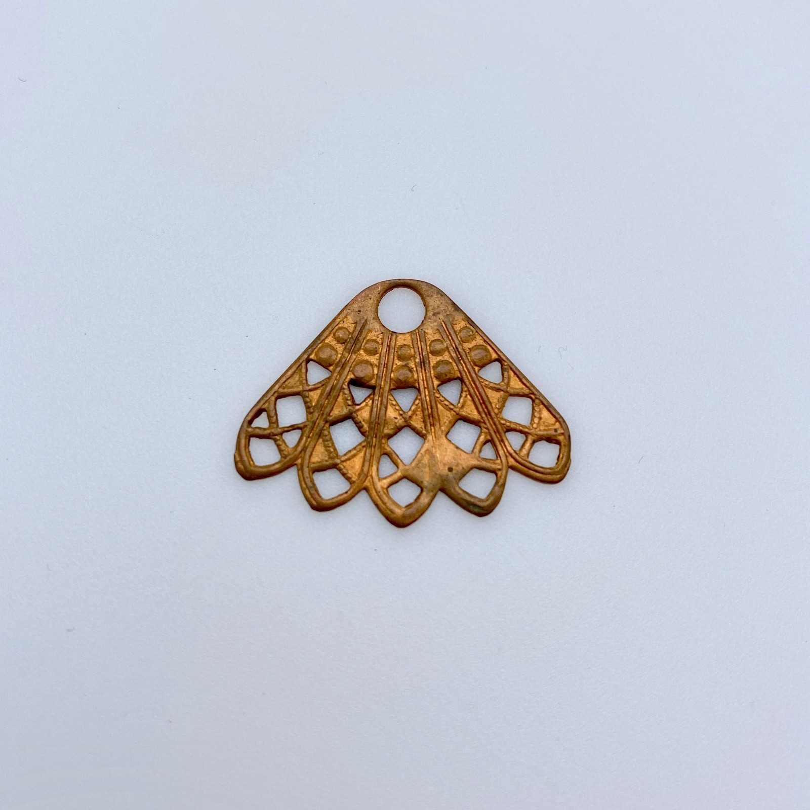 4 Vintage Brass Chandelier Earring Stamping (BP41)