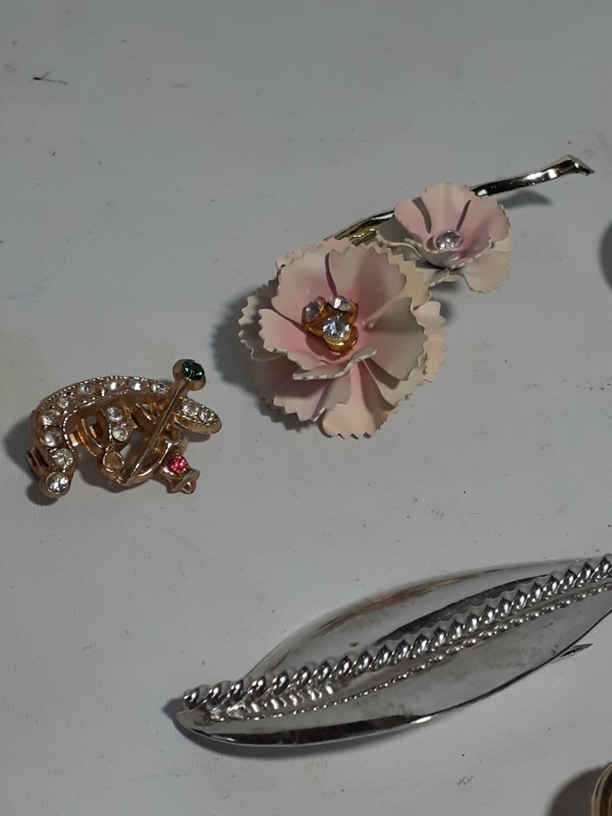 Vintage And Other Unsigned Rhinestone And Metal Brooch Pin 8 Piece Lot