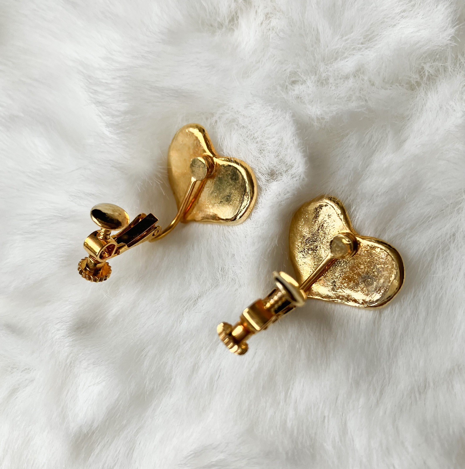 vintage Moschino Logo Cute Heart Clip On earrings Gold Tone Rare Japan exclusive
