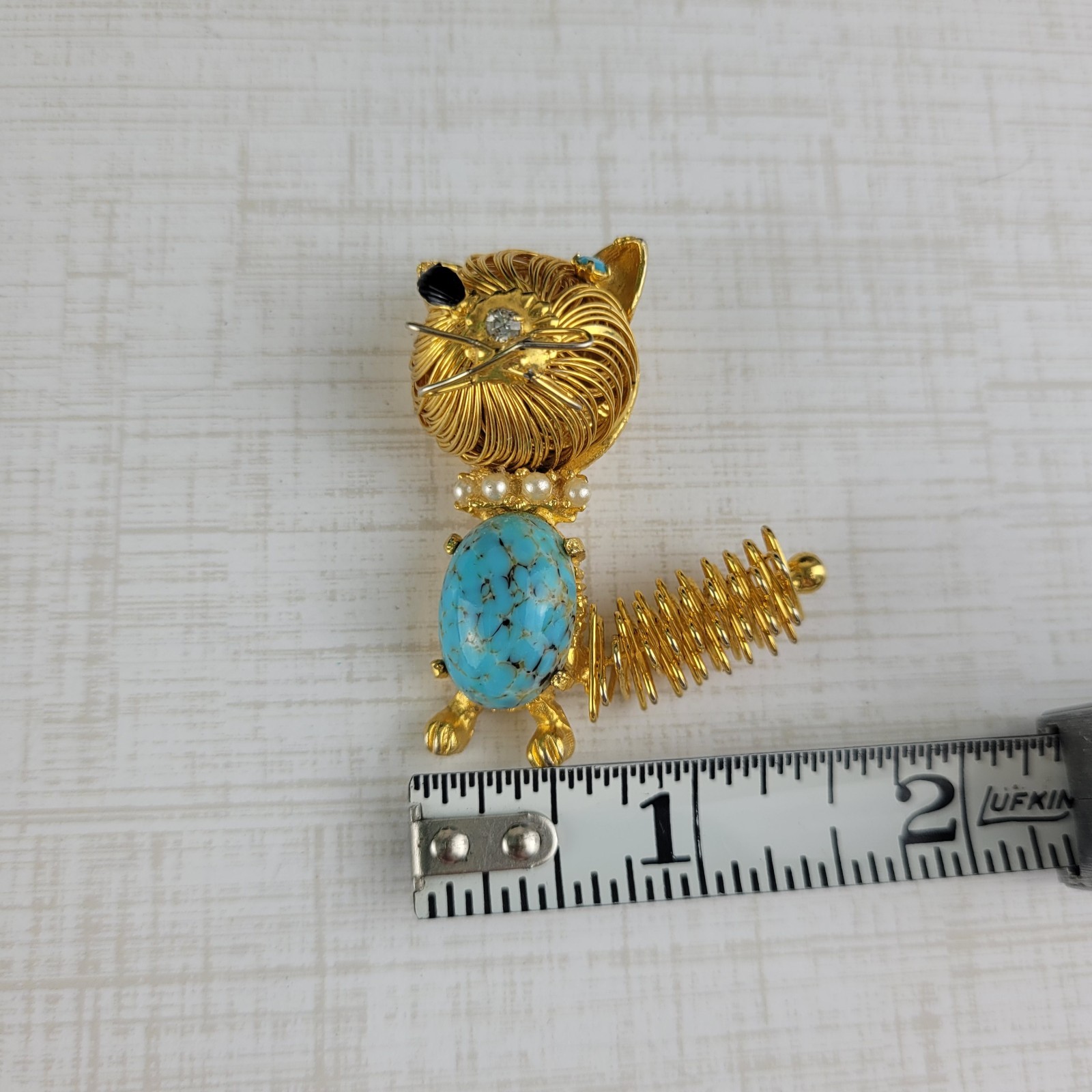 Gold Tone Cabochon Belly Crazy Cat Brooch Modern Reproduction