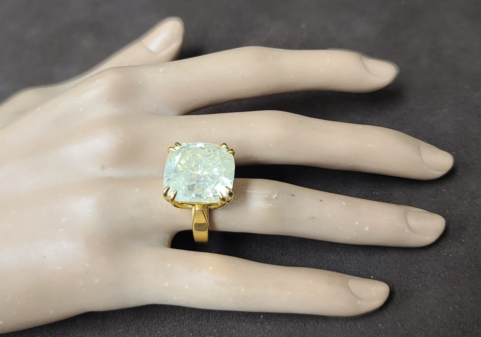 14k Yellow Gold Engagement ring 21.18ct. Natural Cushion Light Yellow Diamond