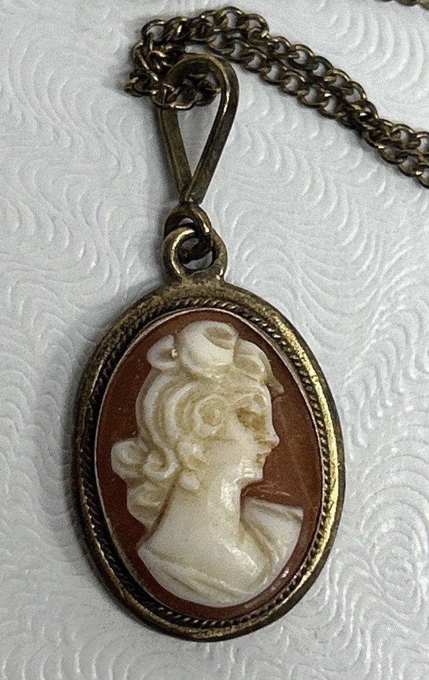 NYCO 1/20-12K Chain Necklace With Cameo Charm