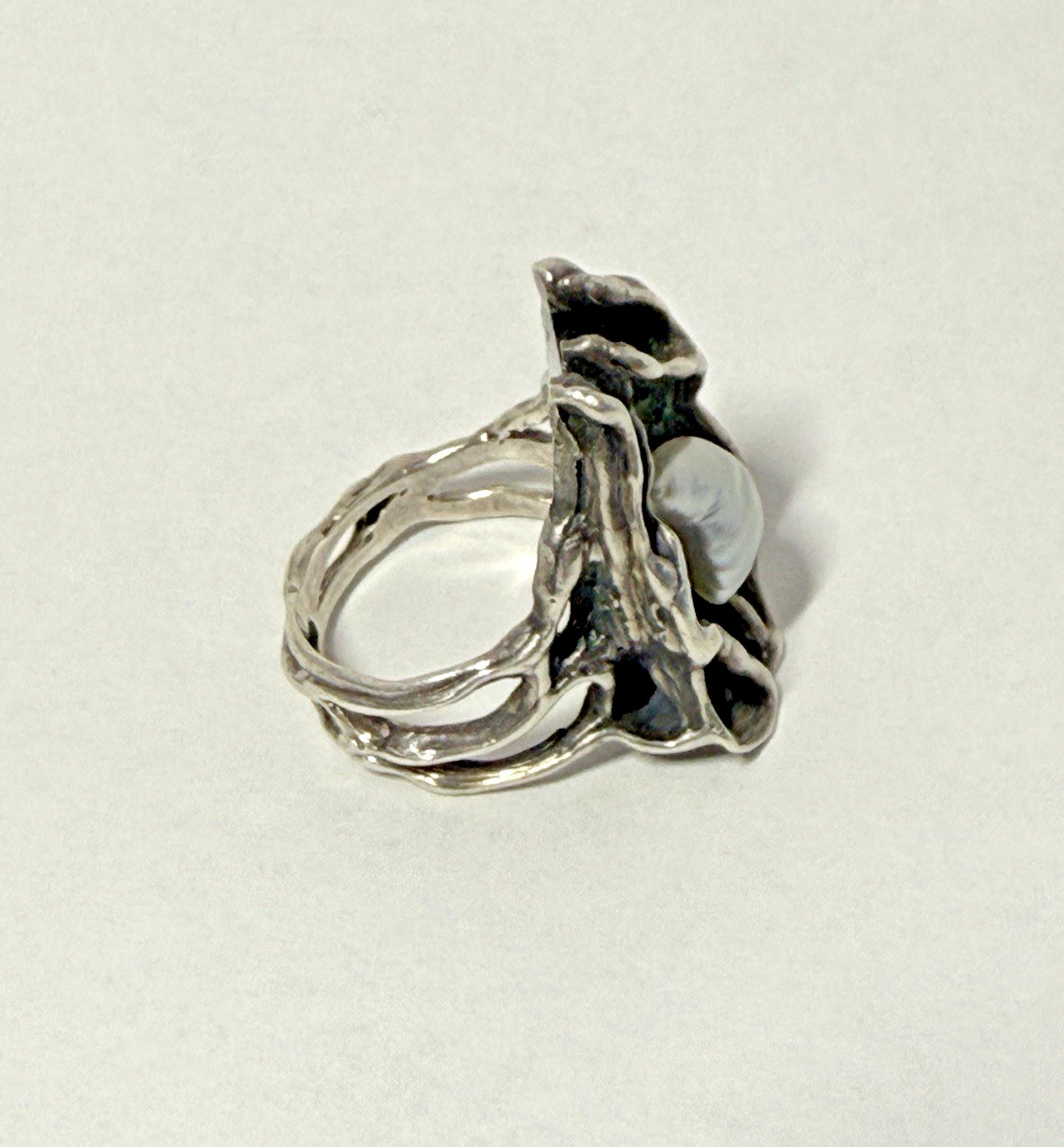 VINTAGE BRUTALIST STERLING SILVER & GRAY BAROQUE PEARL RING SIZE 6 1/2