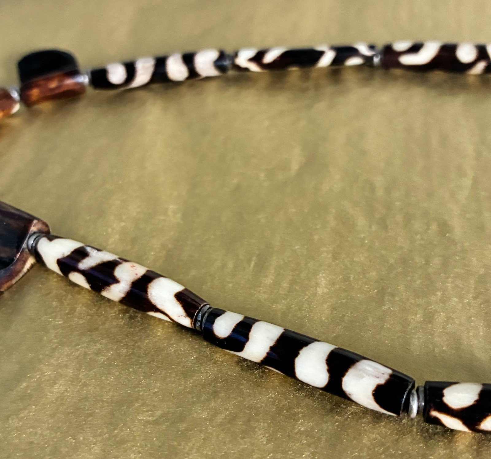 Vintage 1960s Brown & Cream African Batik Bone Beaded Necklace Tribal Ethnic 17″