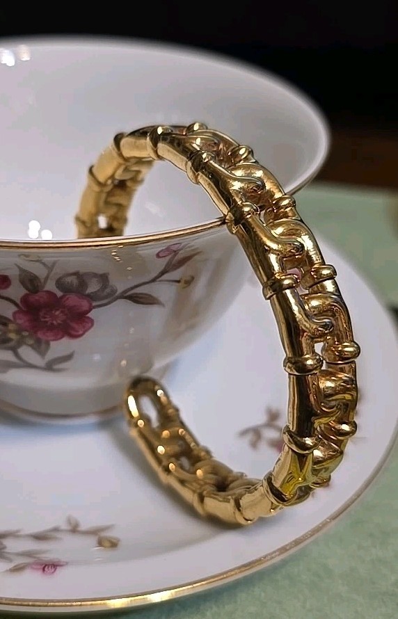 Vintage JOAN RIVERS Gold Tone Chain Link Cuff Bracelet Stretches To Open