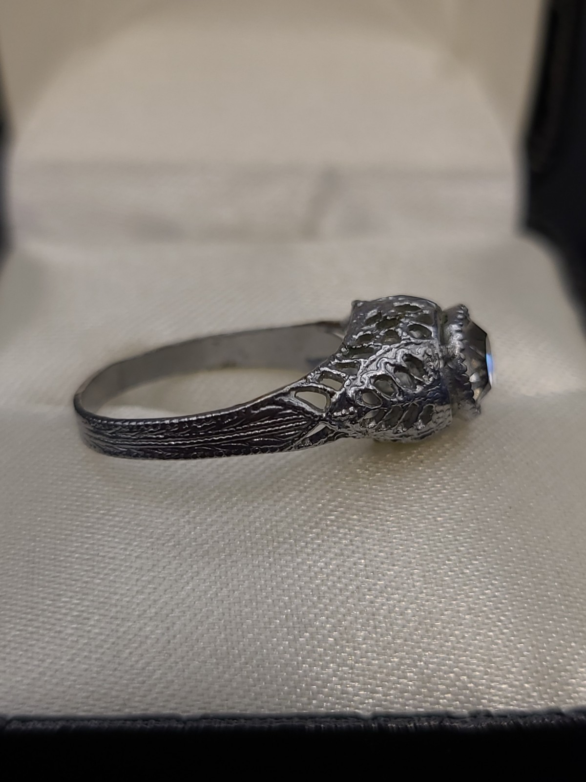 Antique / Vintage Art Deco Filigree Ring Clear Glass Stone Size 6.5 Silver Tone
