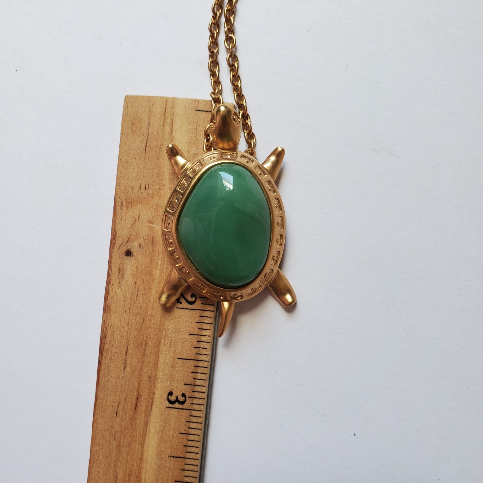 Avon Vintage Turtle Pin Pendant Necklace Brooch Faux Jade Green Gold Tone Signed