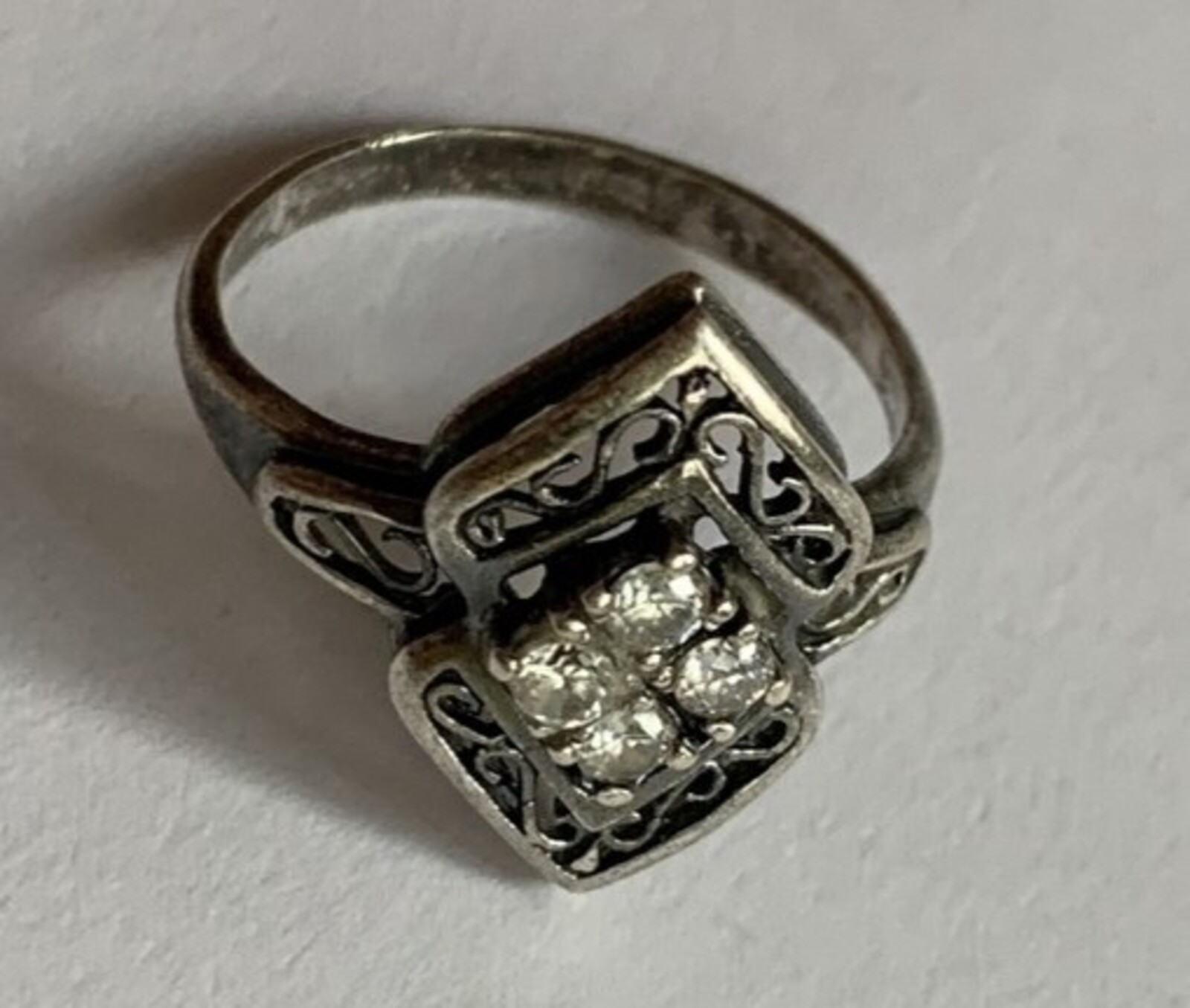 Vintage ring sterling silver 925 Size 8.5 Weight 2.8 g. Filigree.