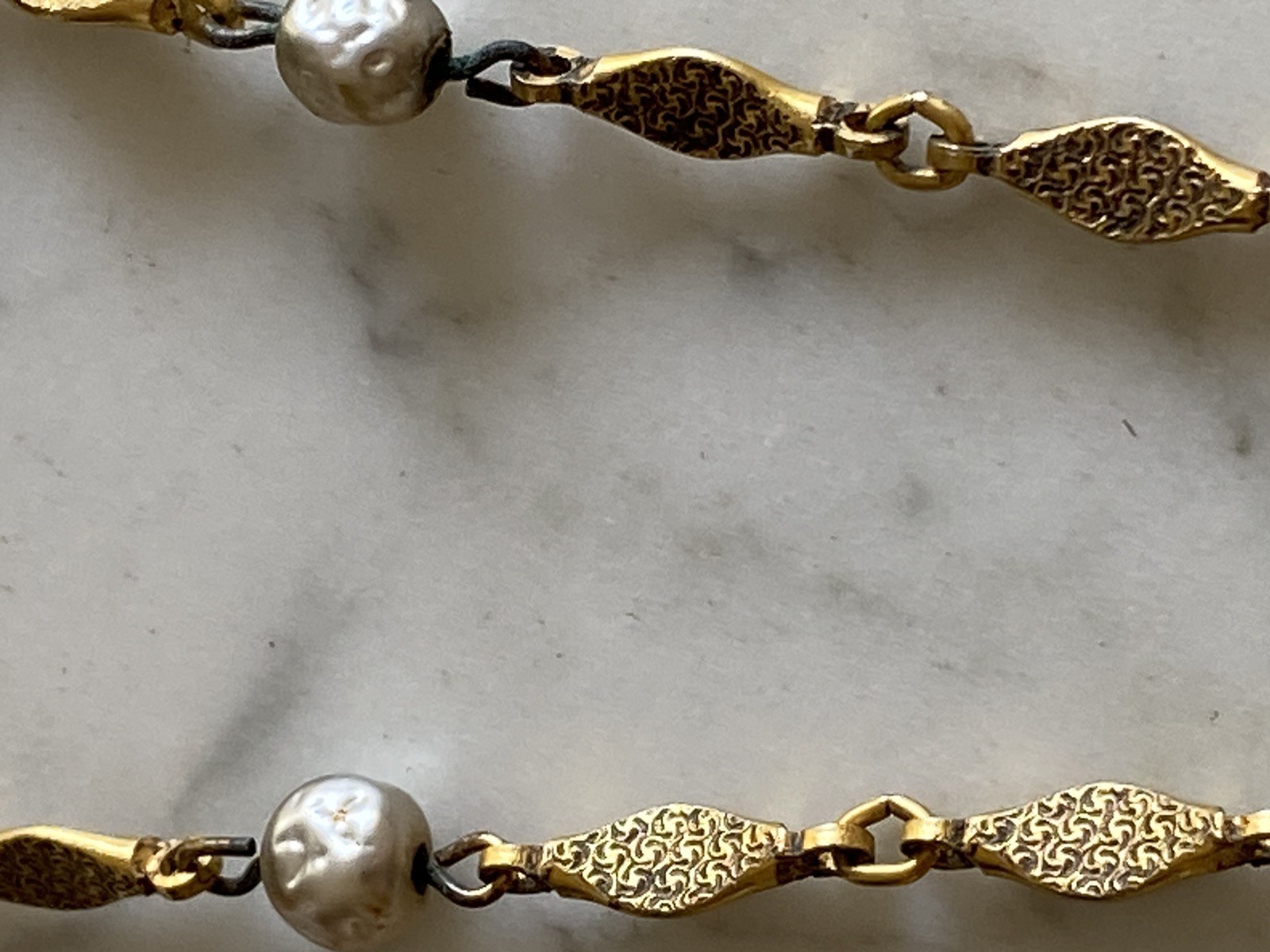 Vintage Jewelry Goldstone gold Chain Necklace Pendant Florenza rhinestone pearl