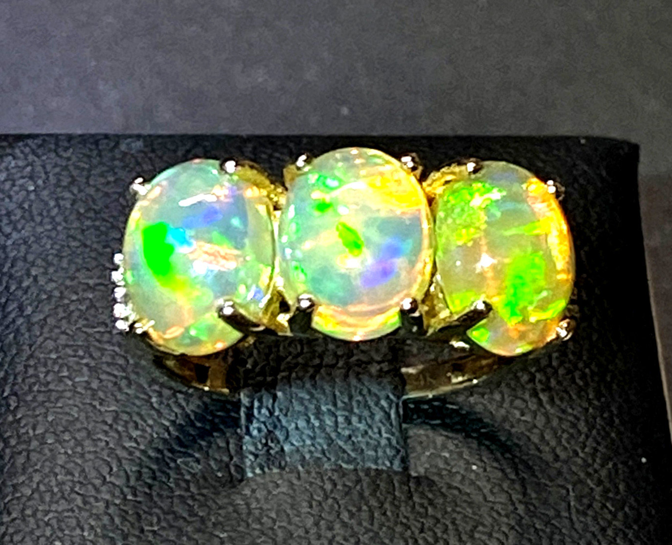 Dazzling 14kt Yellow Gold Ethiopian Opal and Diamond Ring Size 7 1/4 7.25