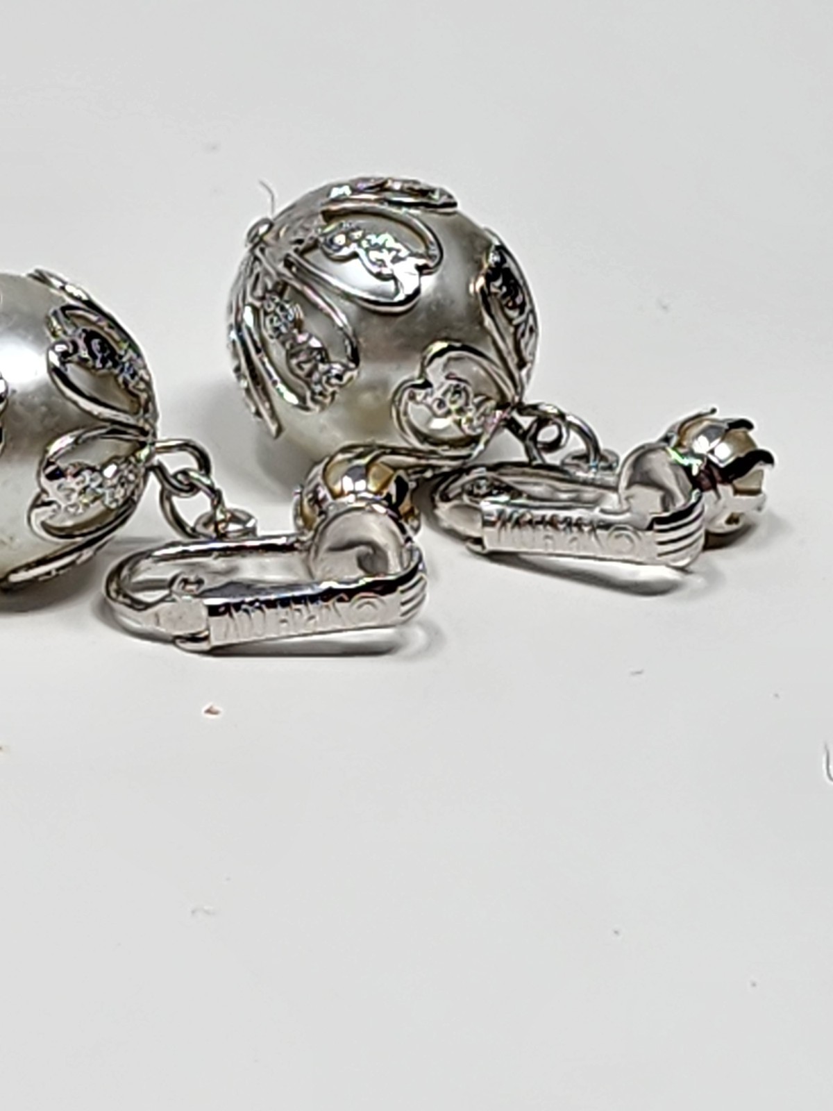 Vintage Sarah Coventry Chain Ability Earrings Faux Pearl Filigree Dangle Clip On