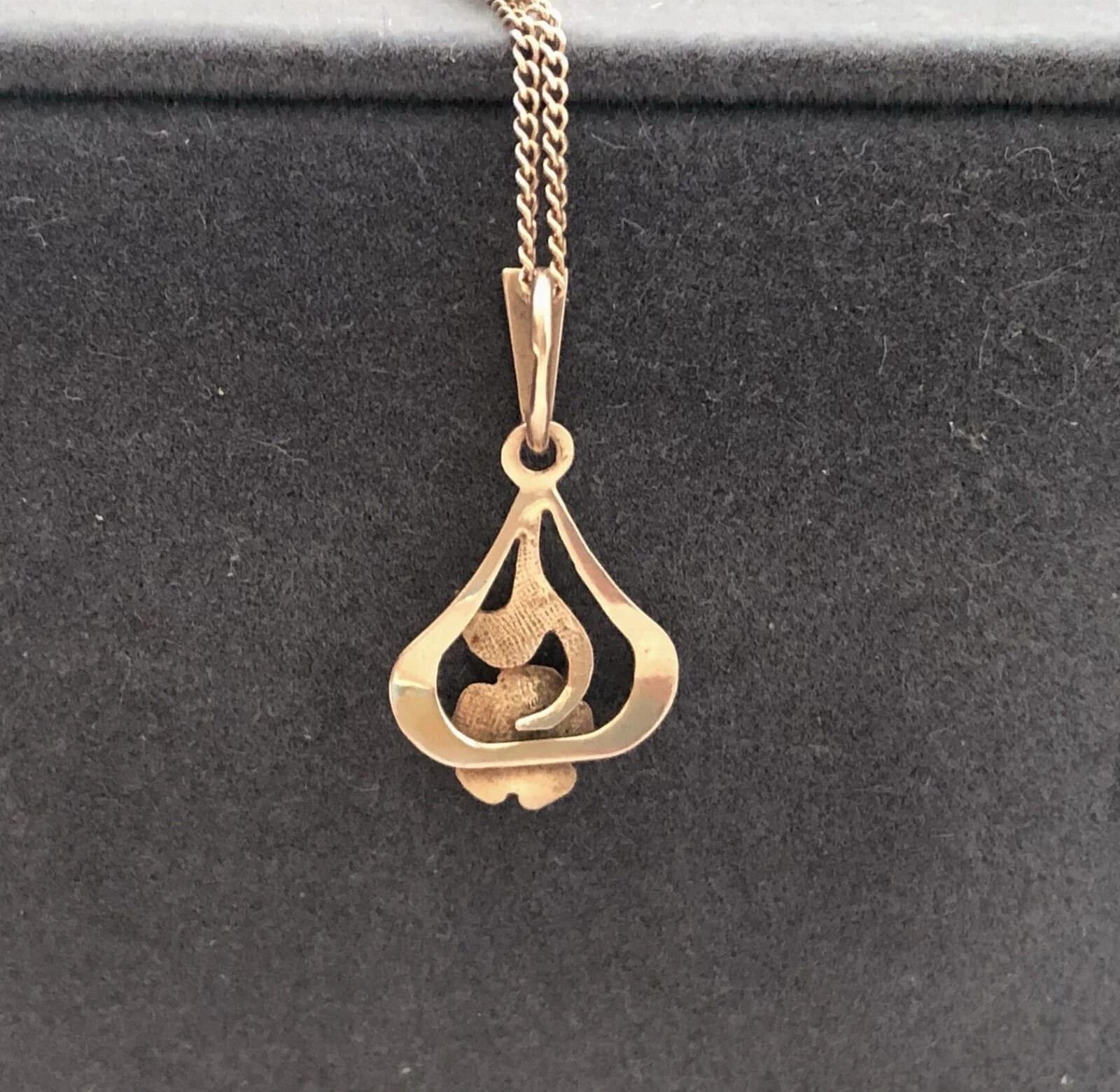 Lovely Vintage Eastern European Rose Gold 583 14K Pendant Enamel Women Jewelry