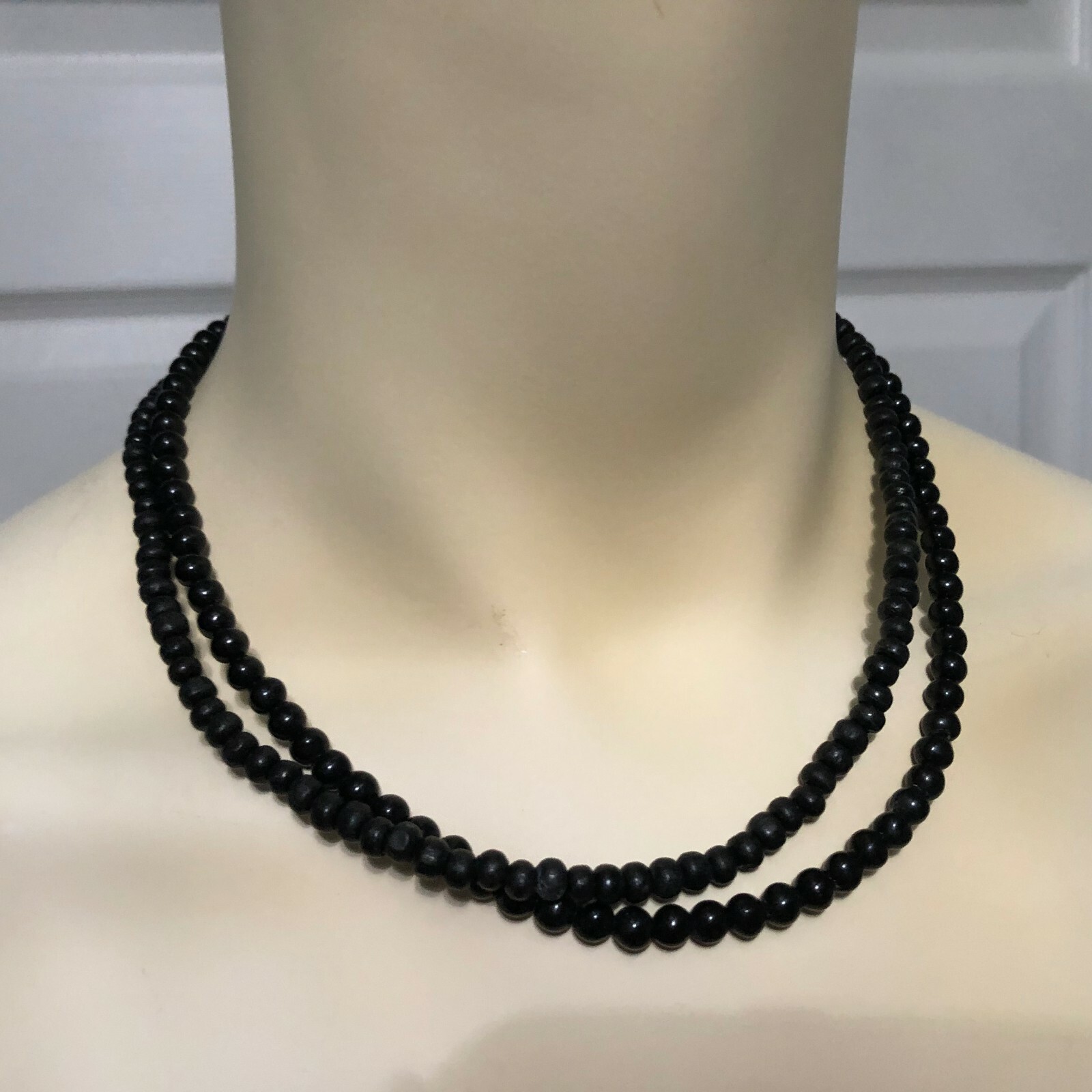 Vintage Lot Necklaces Chains Unbranded Silvertone Goldtone Beads M2
