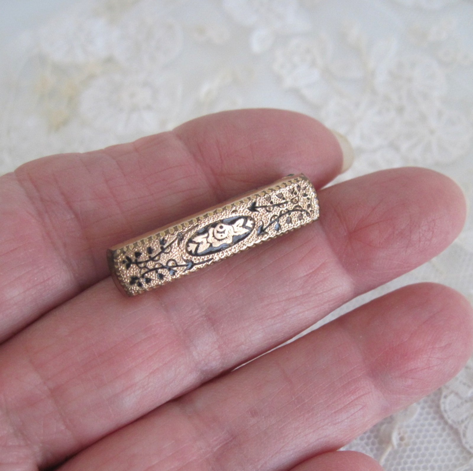 Antique Victorian Taille d’Epargne Black Enamel Rolled Gold Bar Pin Brooch READ