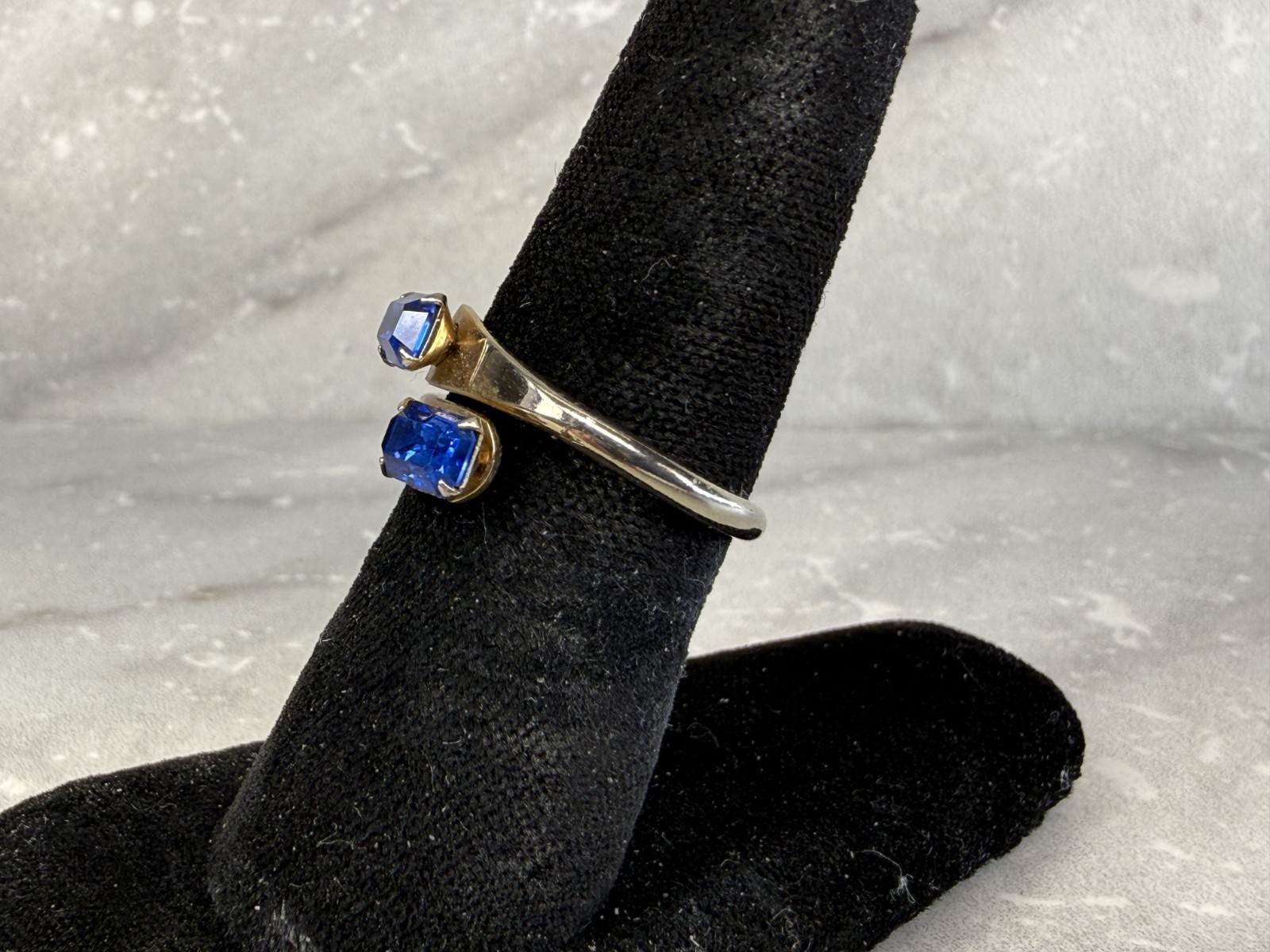 Vintage Gold Tone Blue Rhinestone Ring Size 5.5