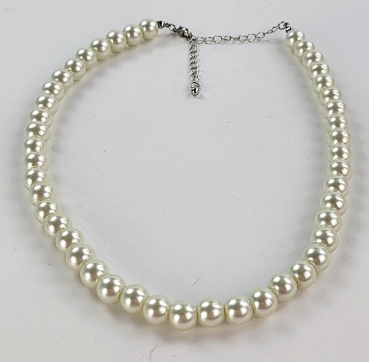 White Faux Pearl Glass Beaded Necklace Silver Tone Adjustable 19″