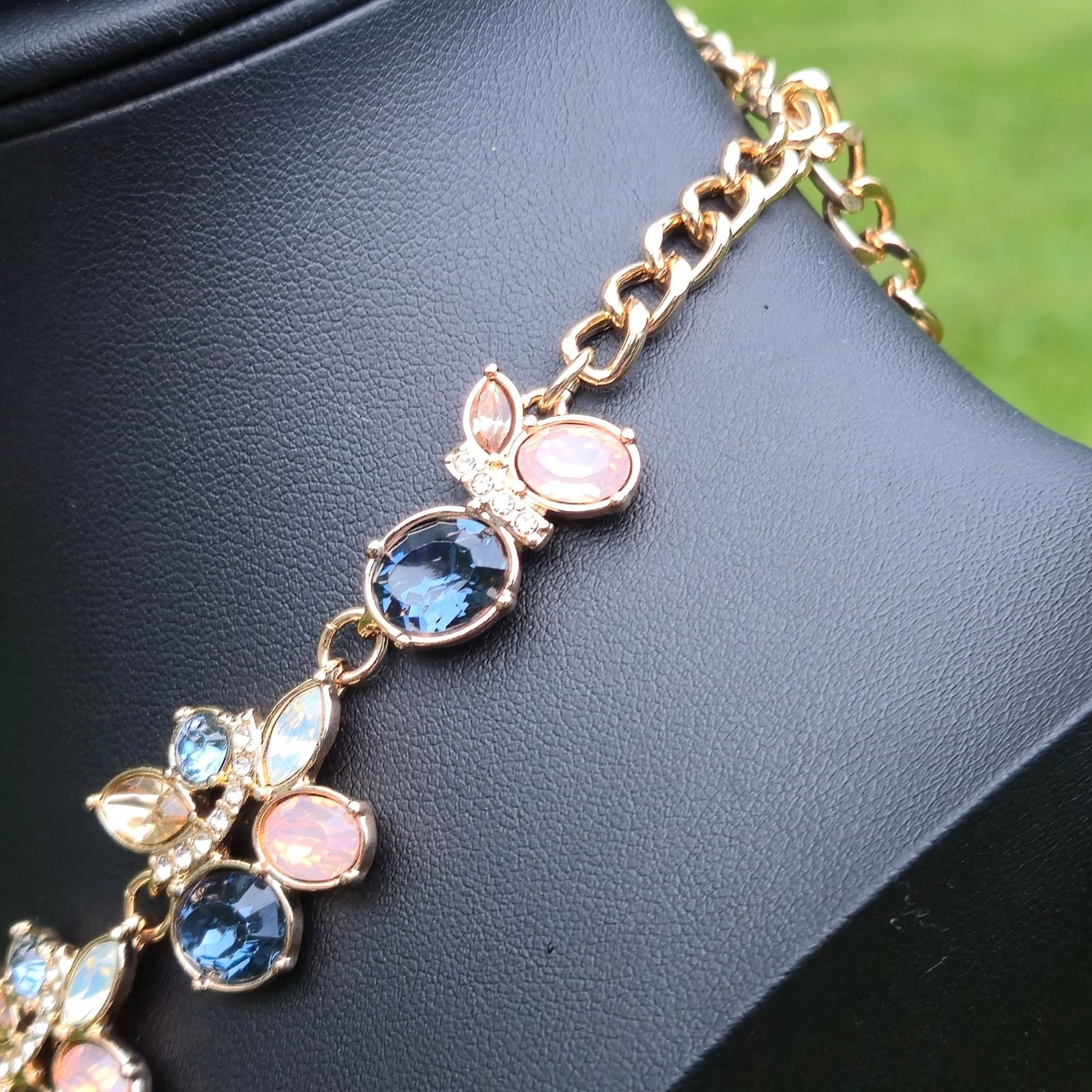 Vintage Avon Blushing Floral Necklace Bracelet Earrings Set Rhinestone Sparkle